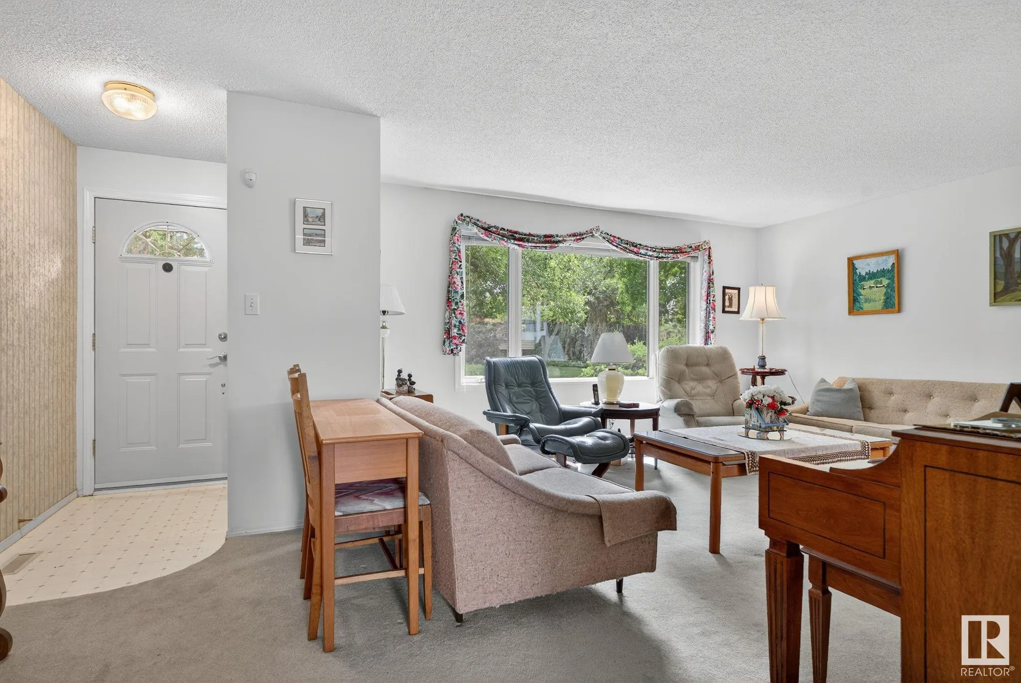 42 LARKSPUR Crescent