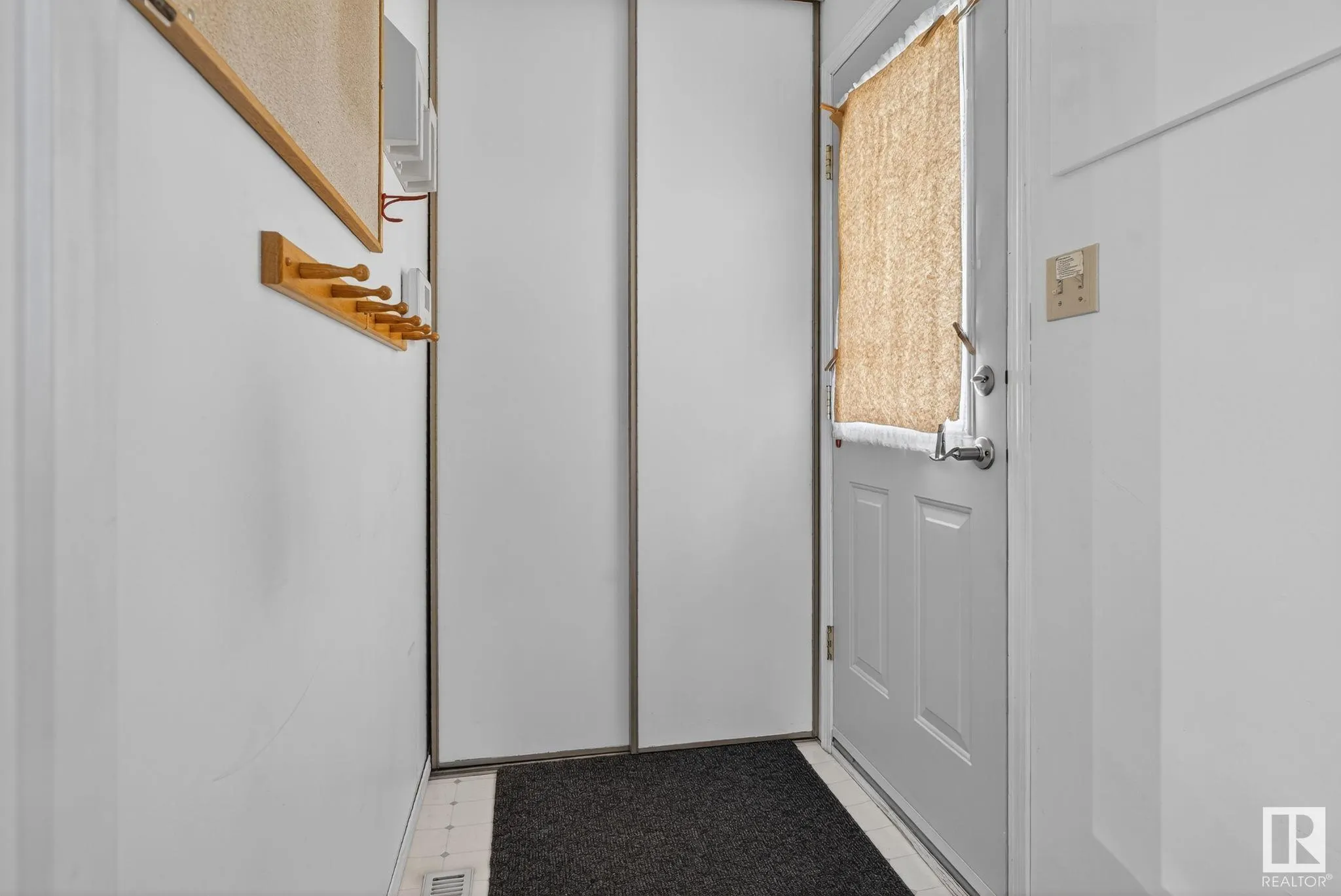42 LARKSPUR Crescent
