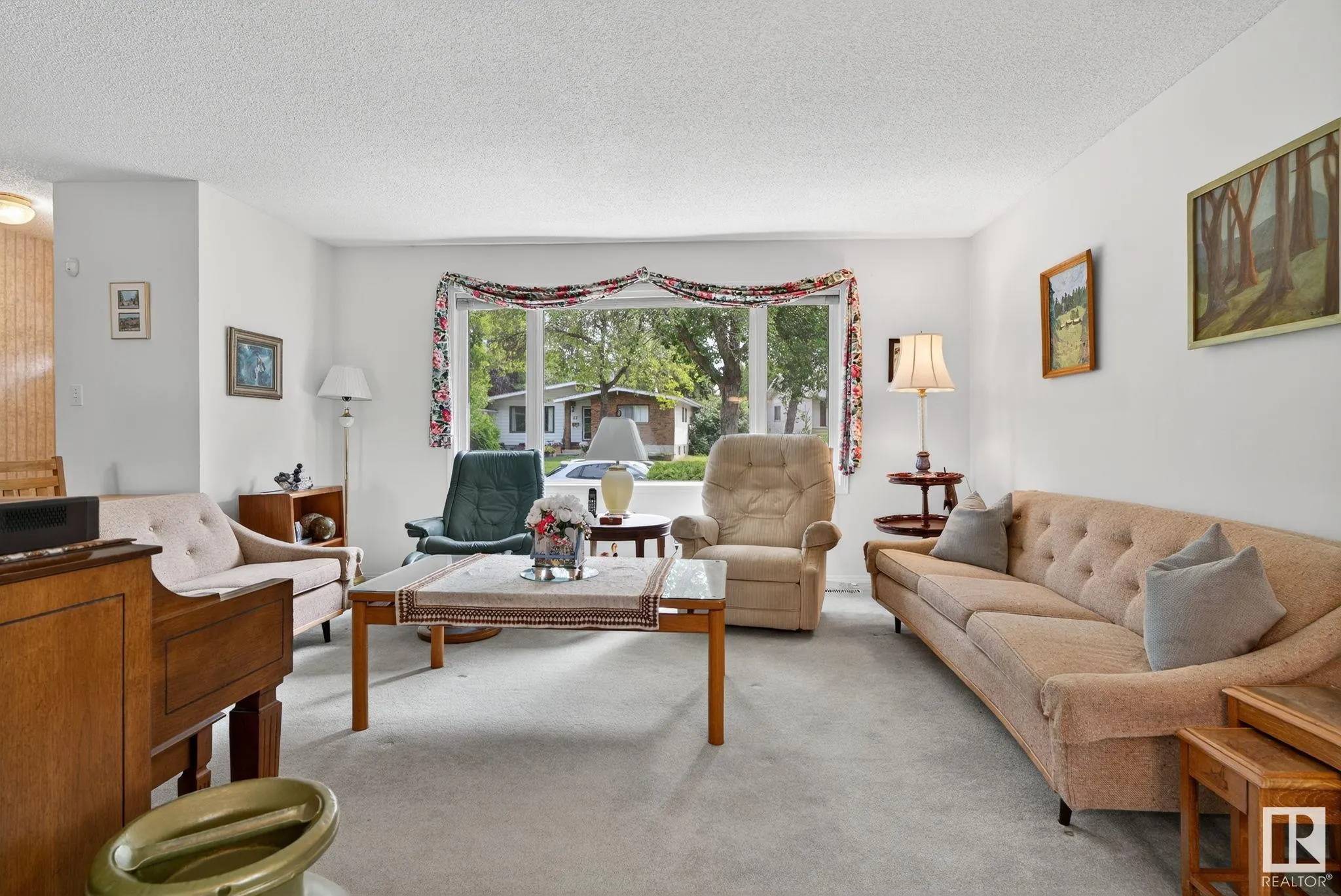42 LARKSPUR Crescent
