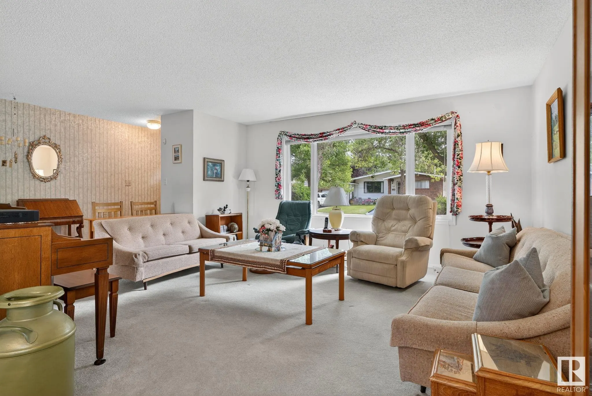 42 LARKSPUR Crescent