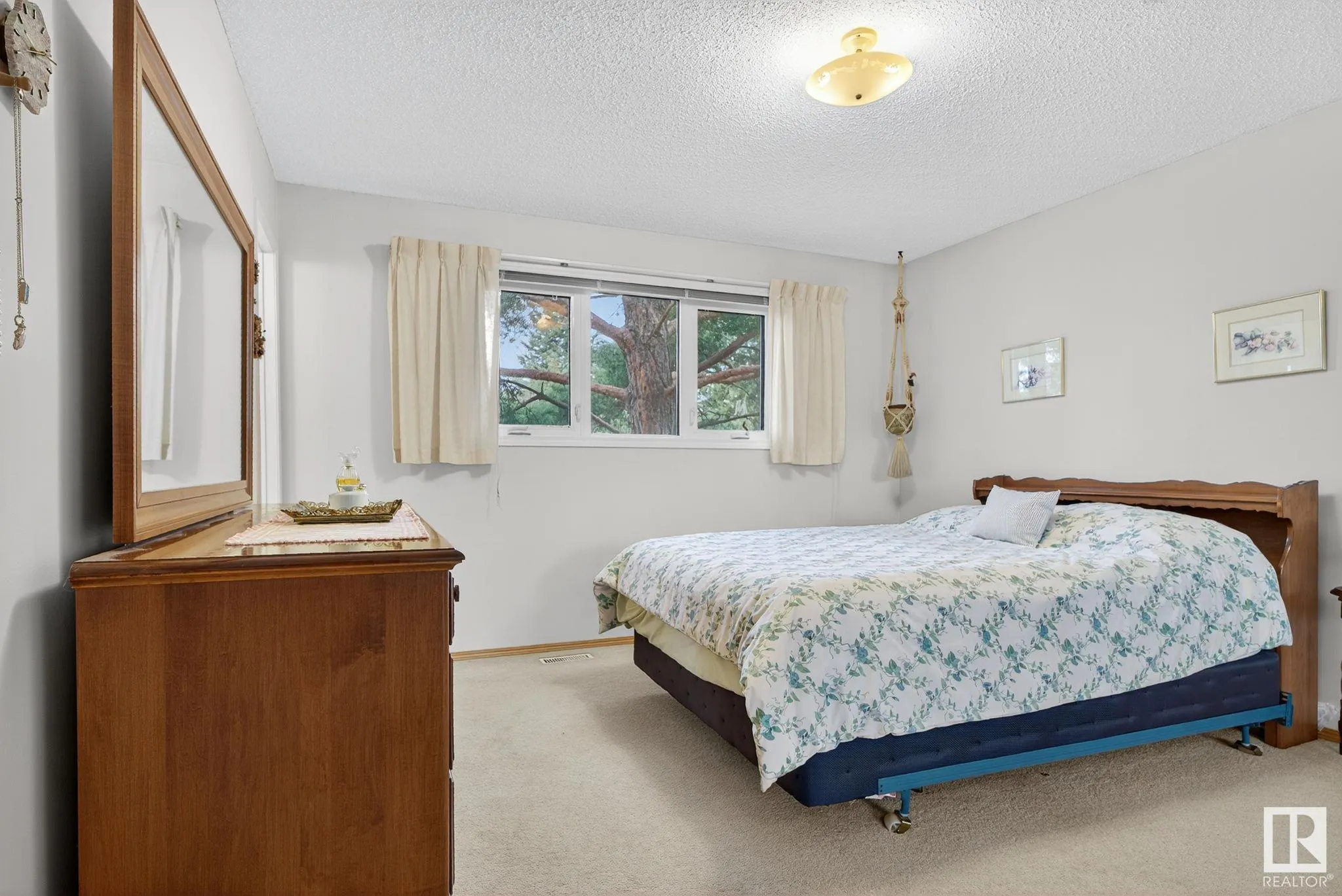 42 LARKSPUR Crescent