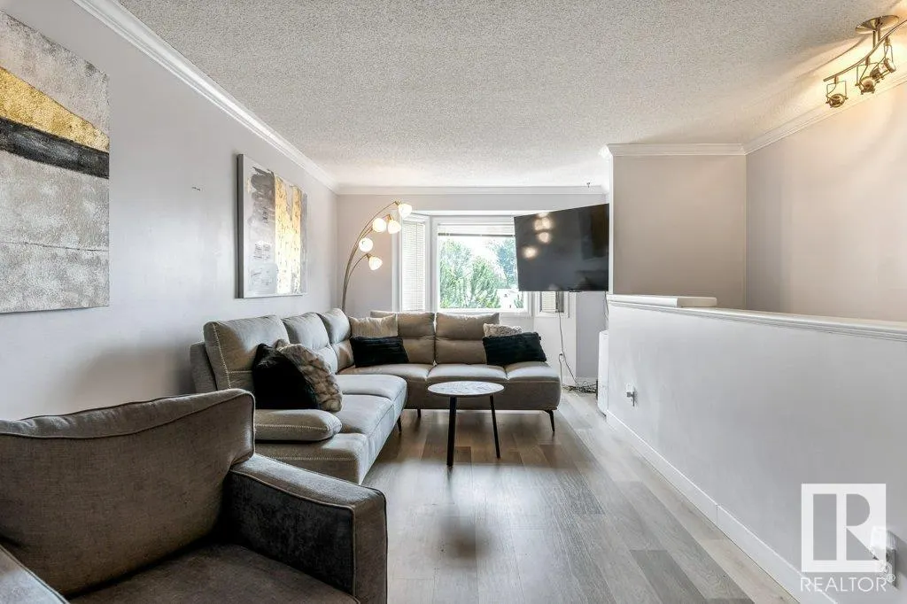 50 LIBERTON Drive
