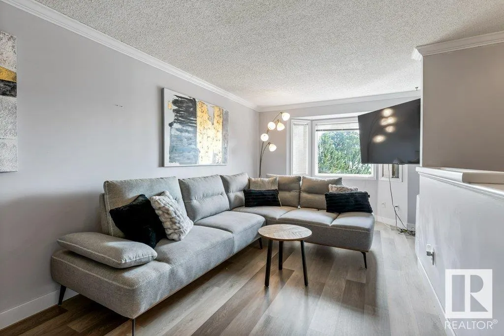50 LIBERTON Drive