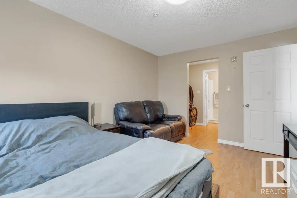 155 EDWARDS Drive
