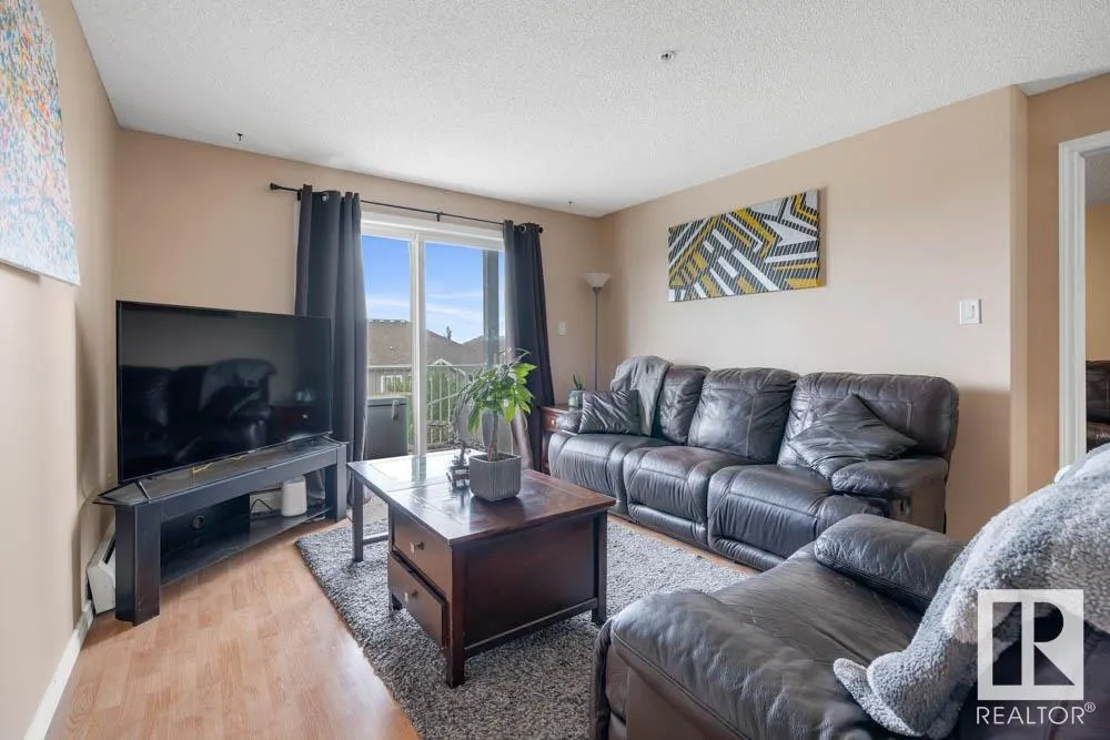 155 EDWARDS Drive