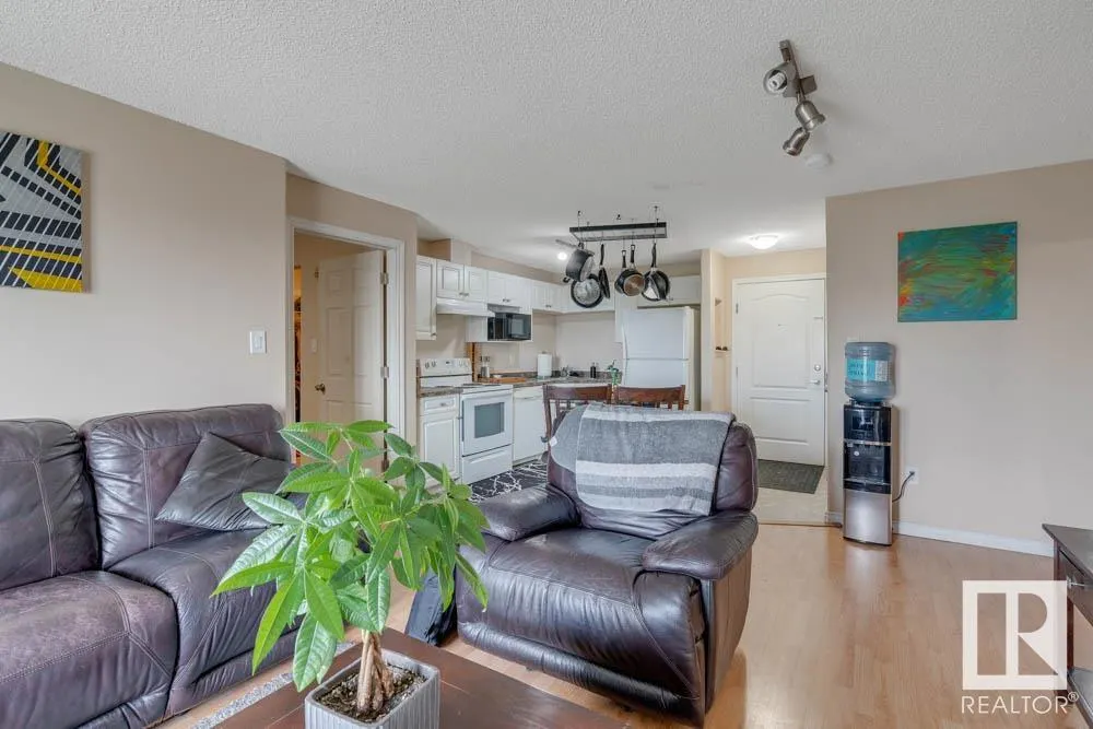 155 EDWARDS Drive