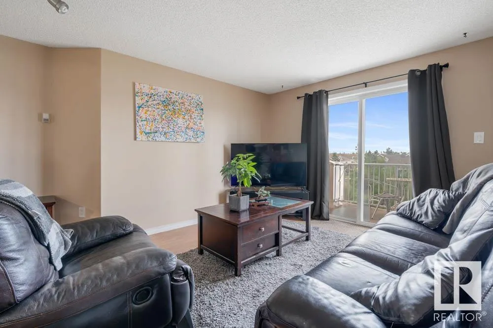 155 EDWARDS Drive