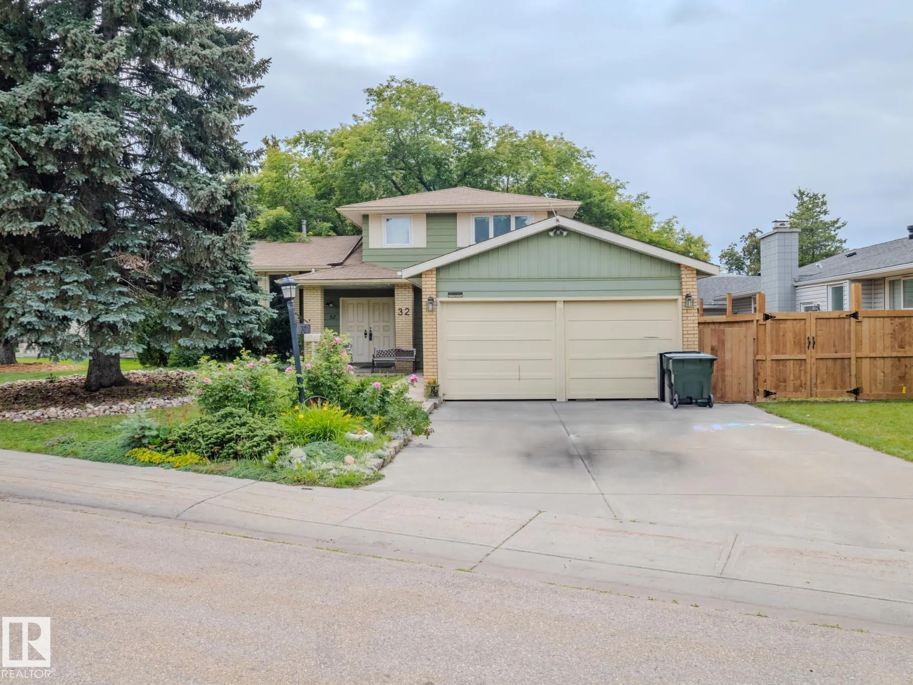 32 GARFIELD Crescent