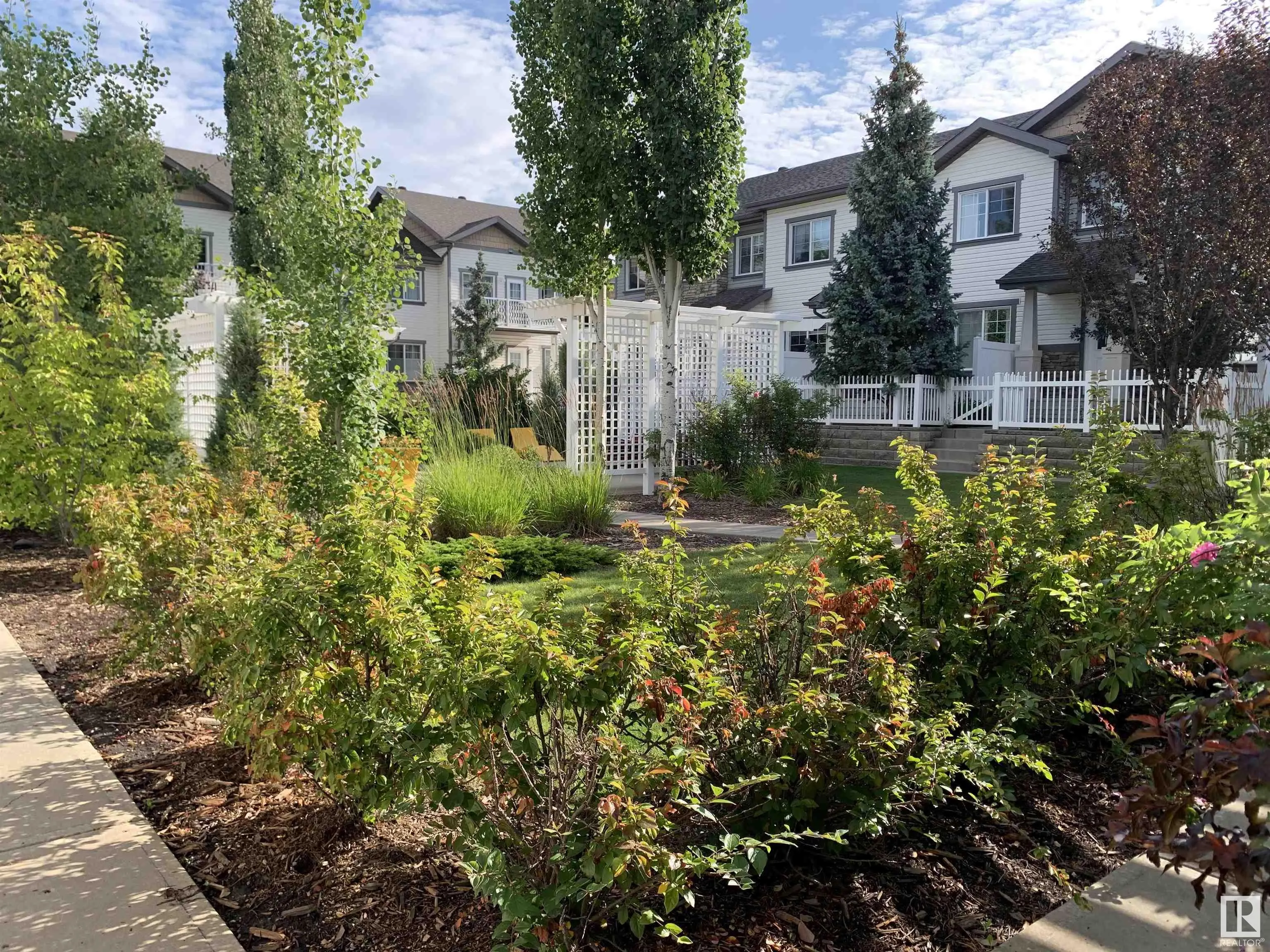 4850 terwillegar Common