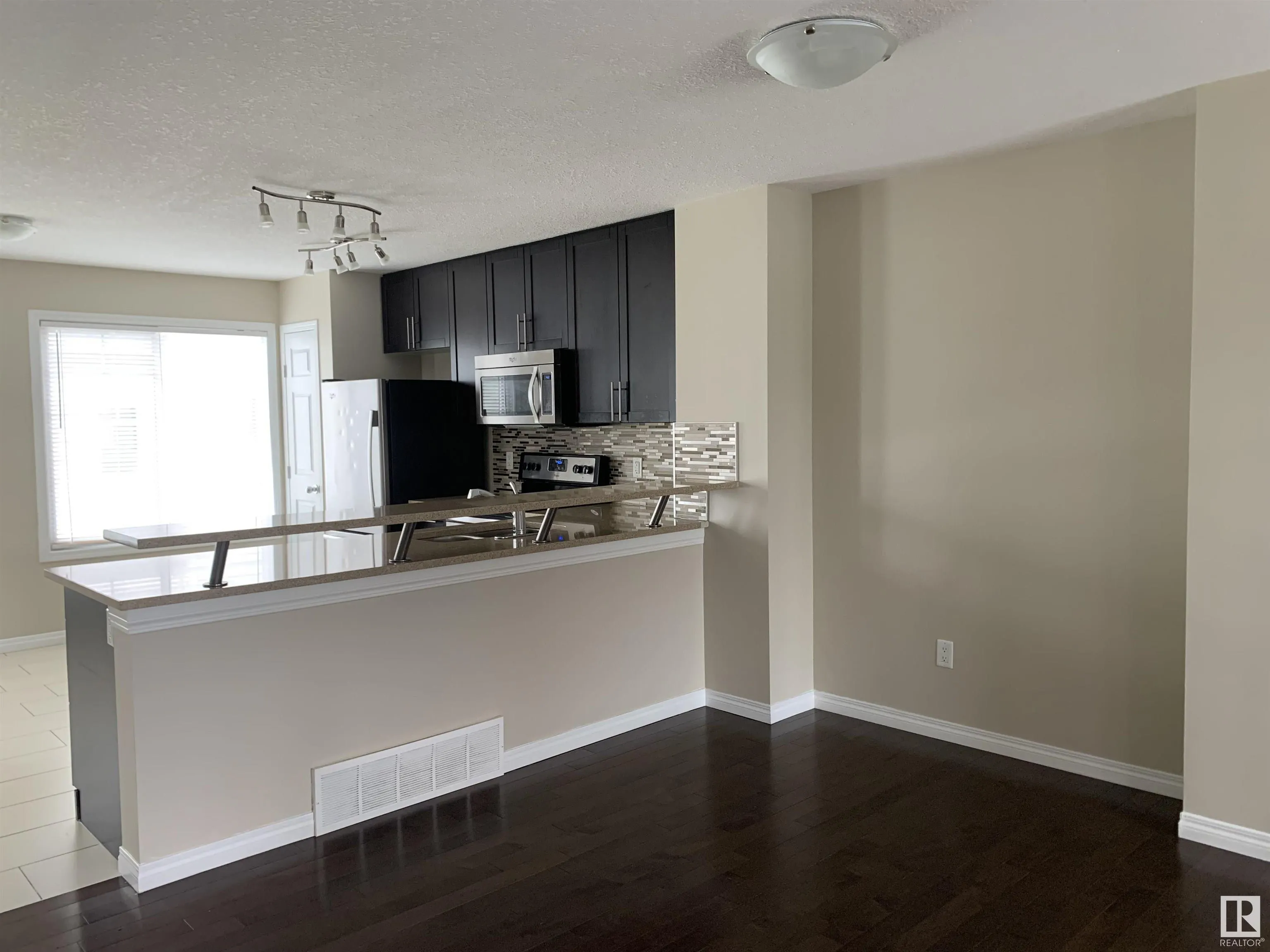 4850 terwillegar Common