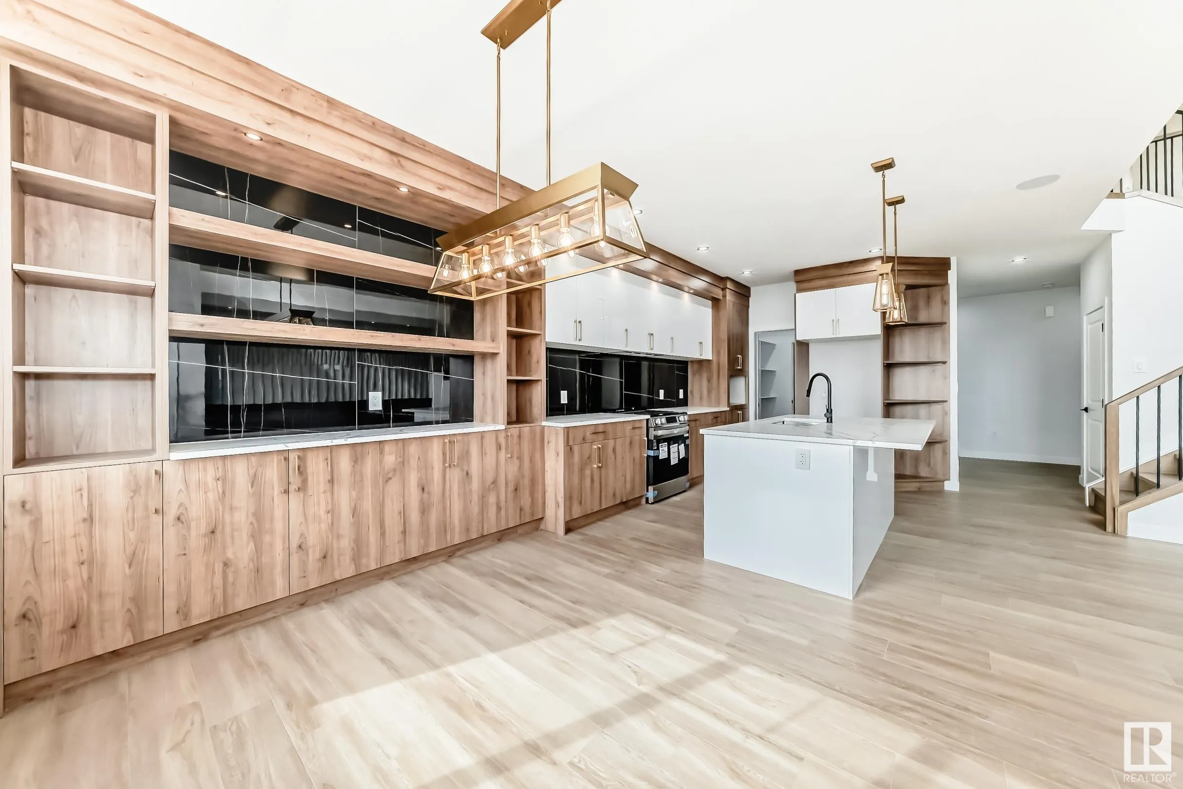 39 MEADOWGROVE Lane