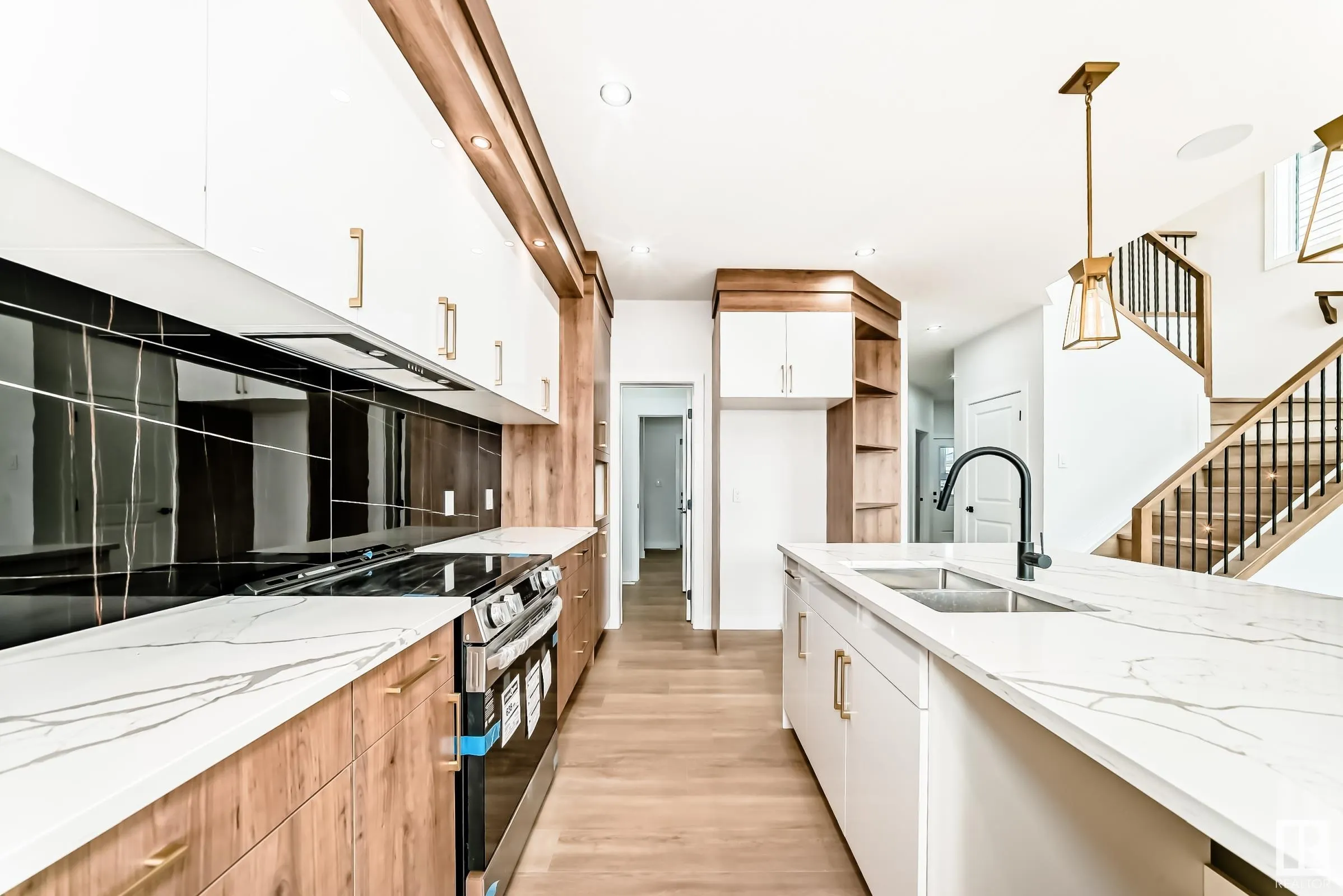 39 MEADOWGROVE Lane