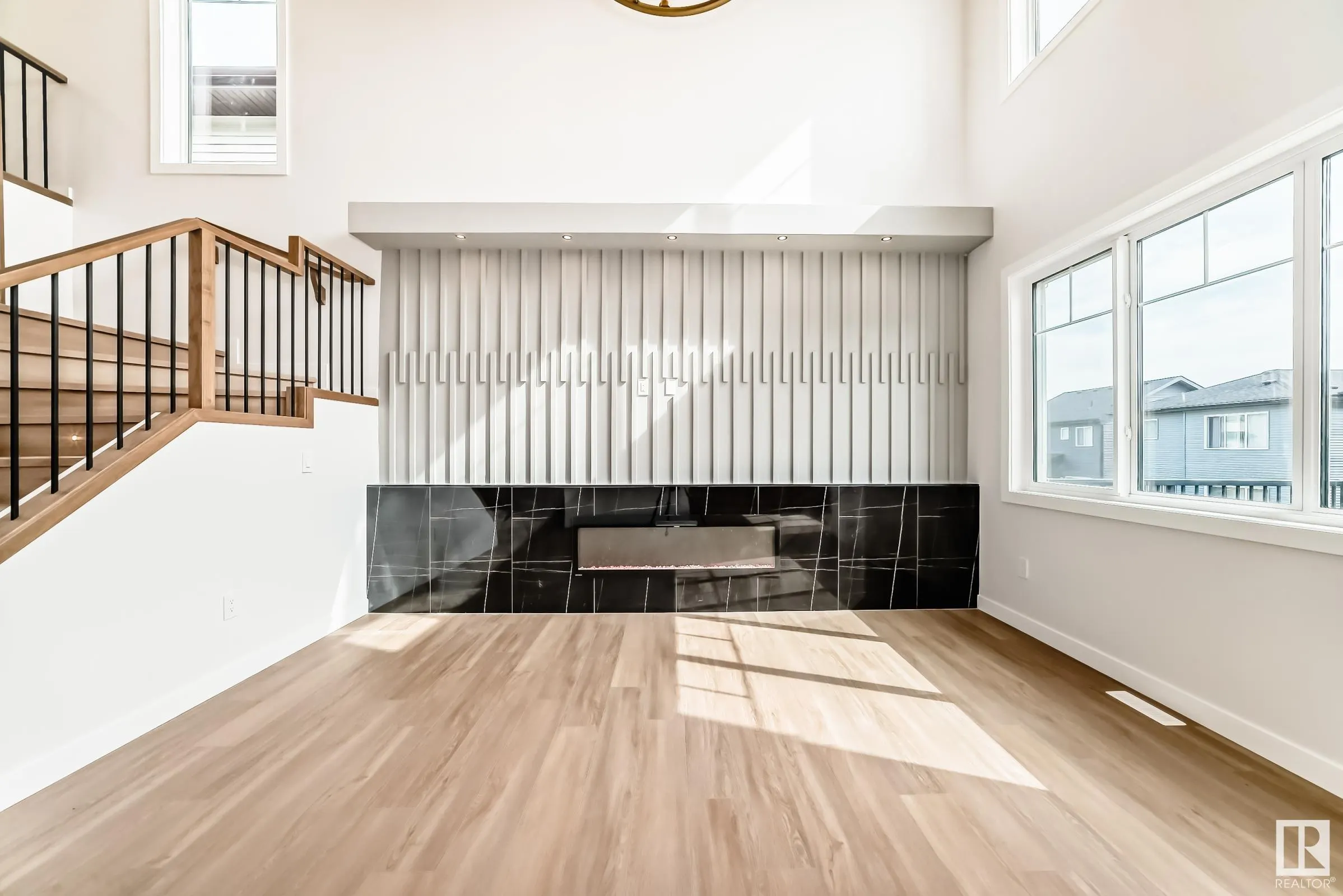 39 MEADOWGROVE Lane