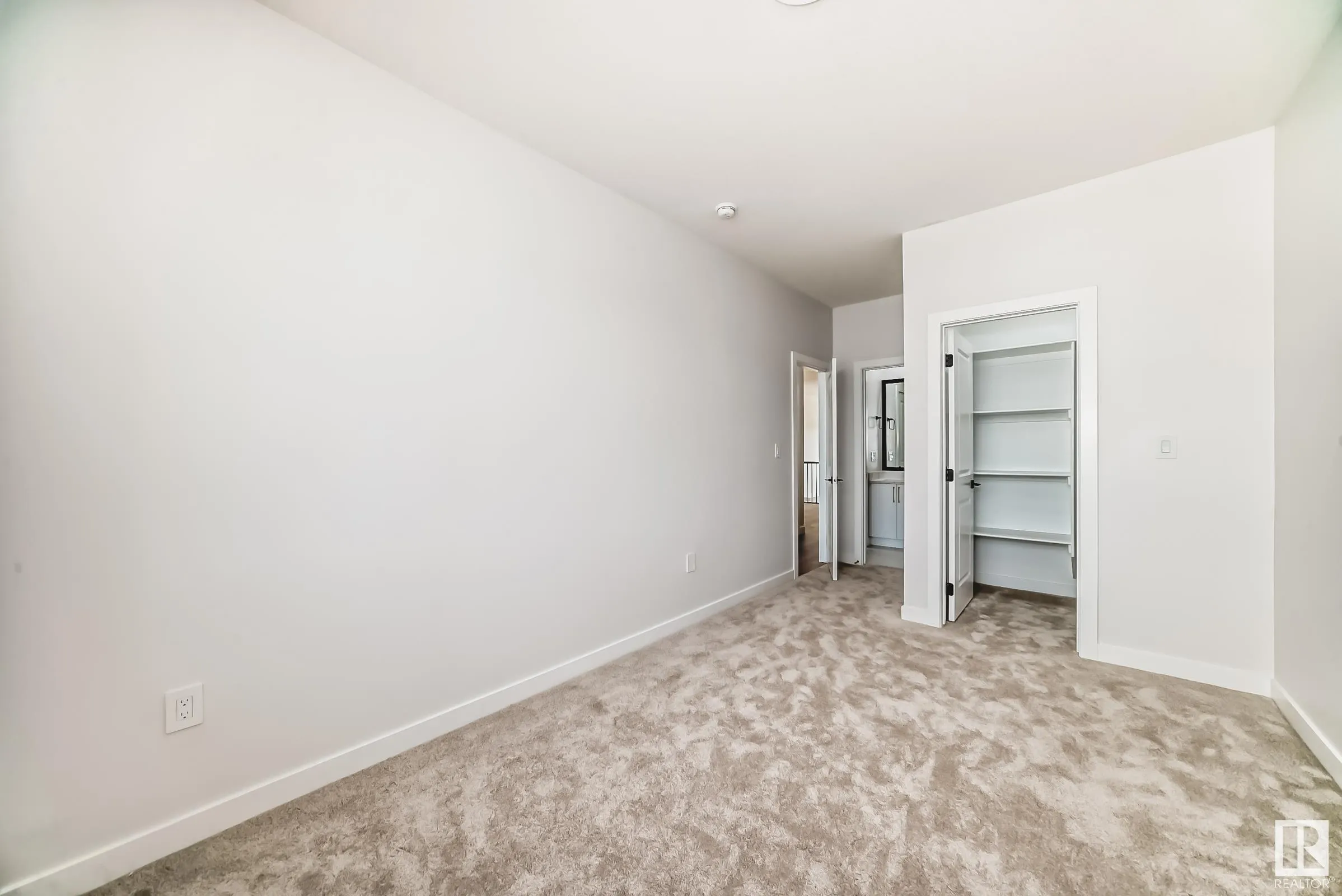 39 MEADOWGROVE Lane