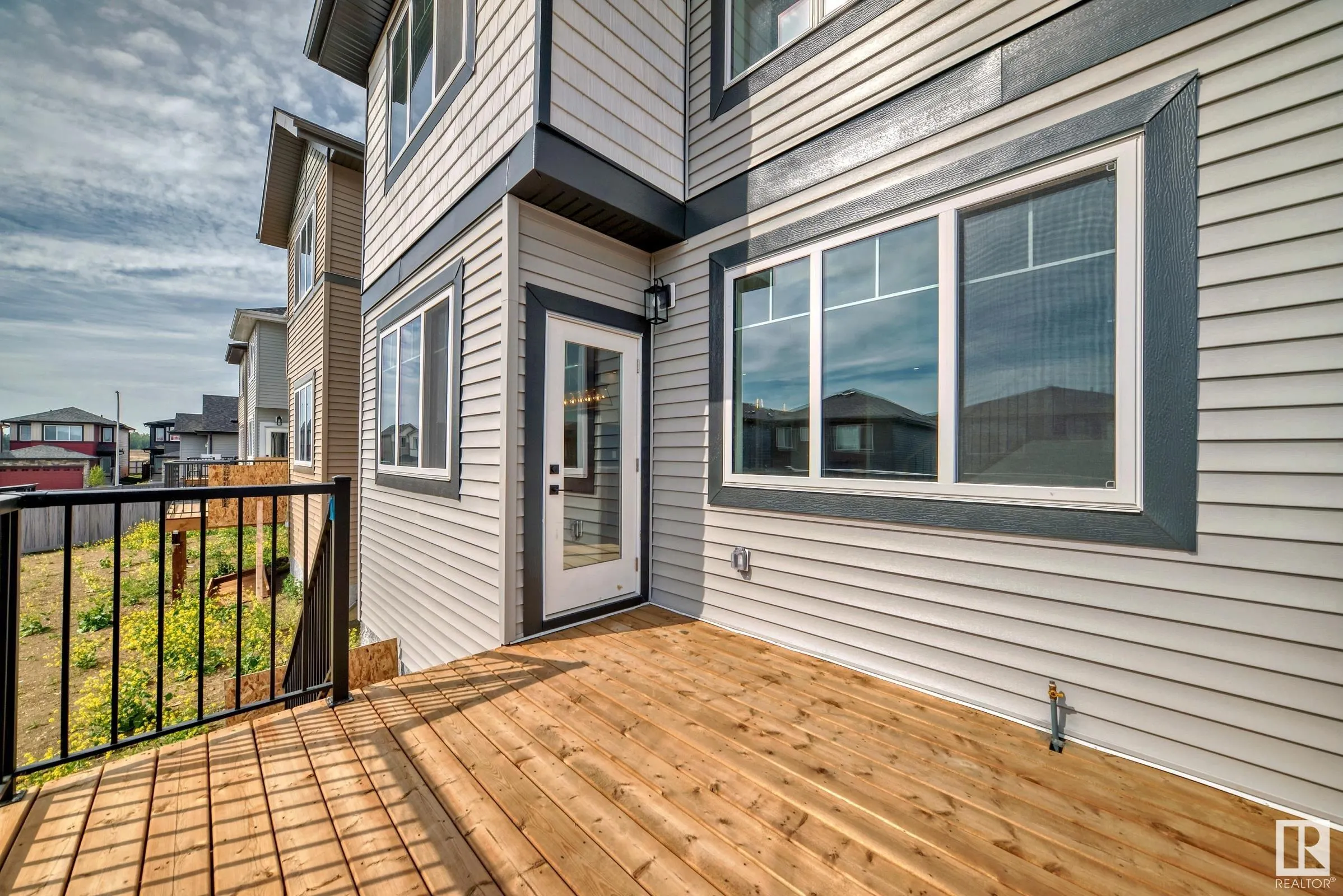 39 MEADOWGROVE Lane