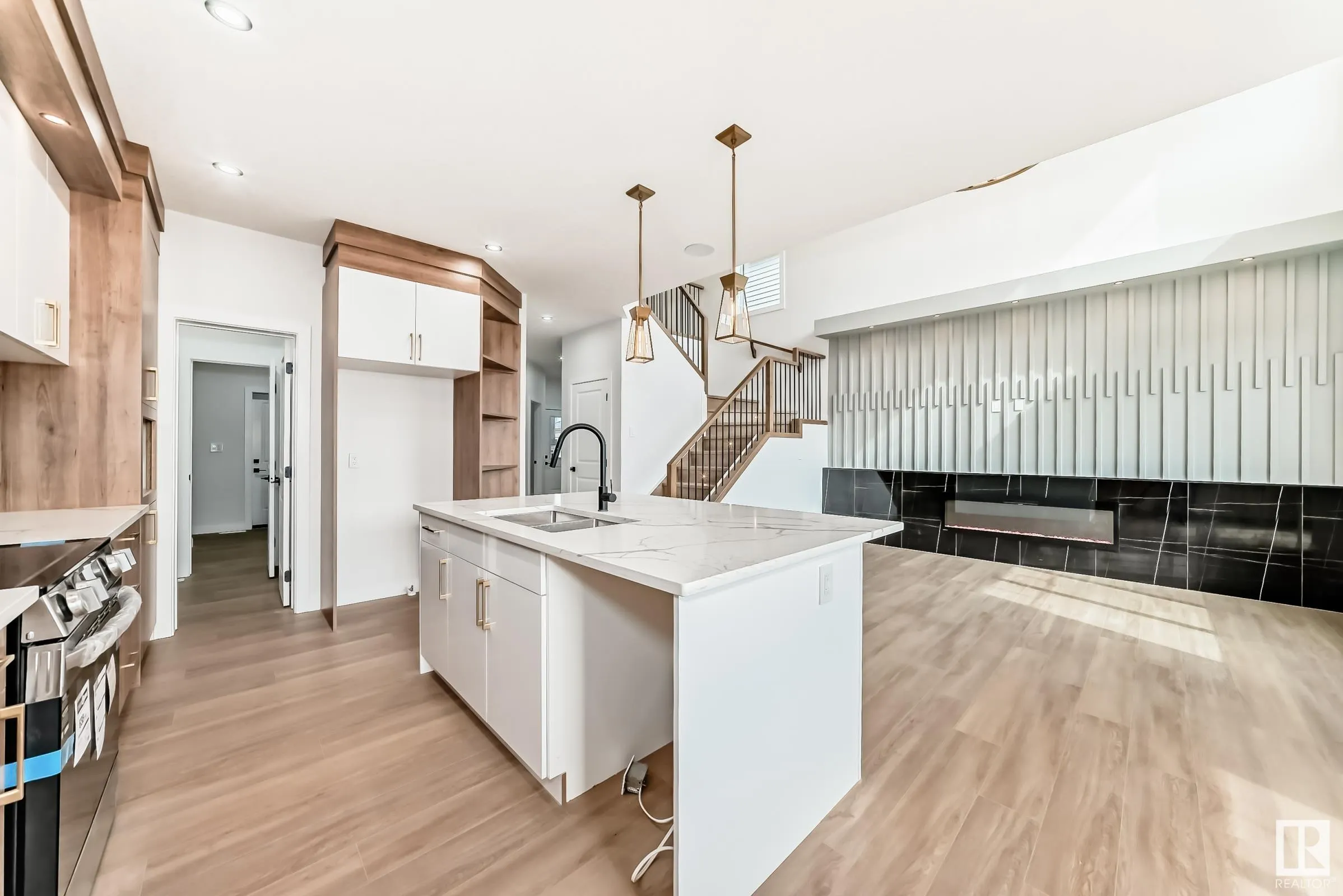 39 MEADOWGROVE Lane