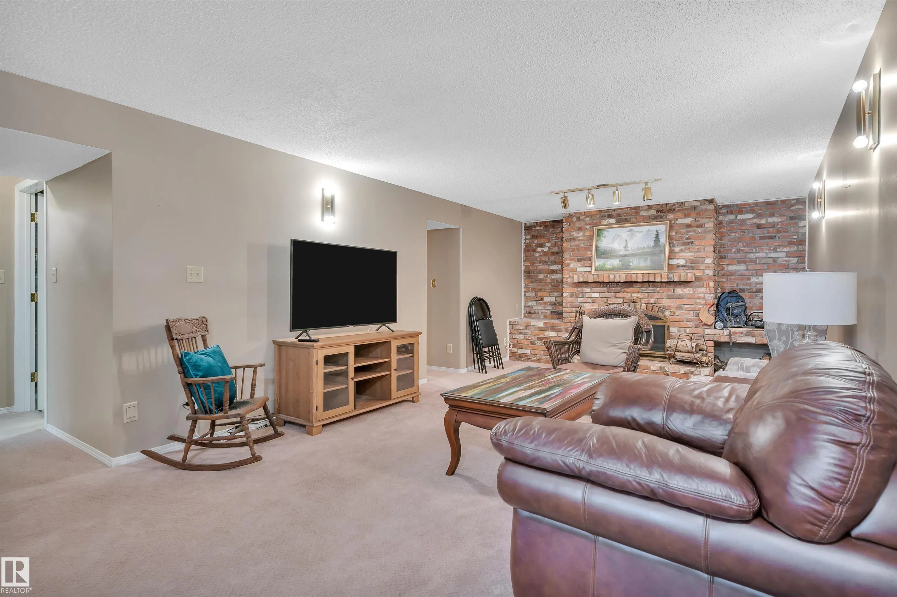 1 MANOR Drive