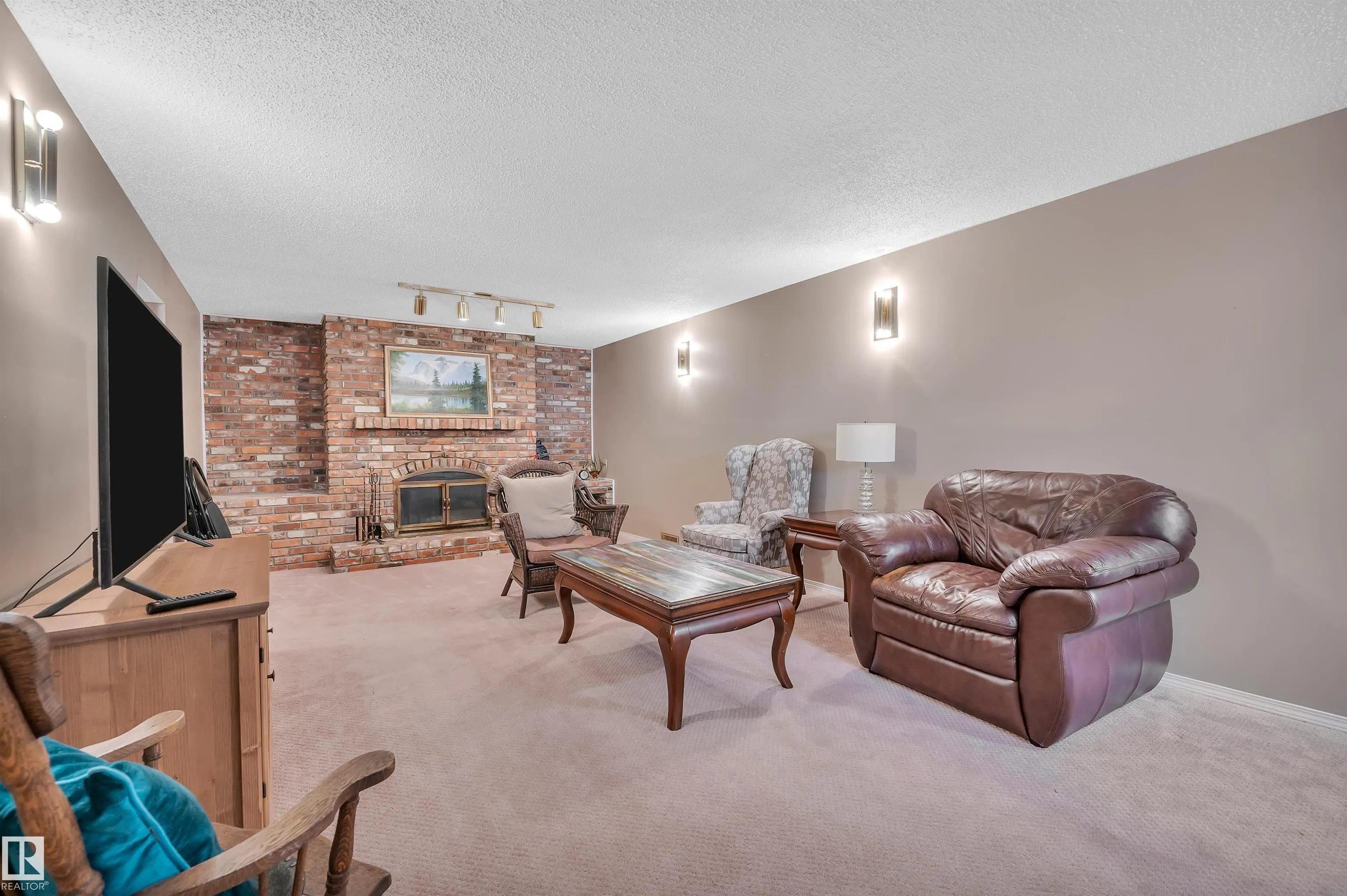 1 MANOR Drive