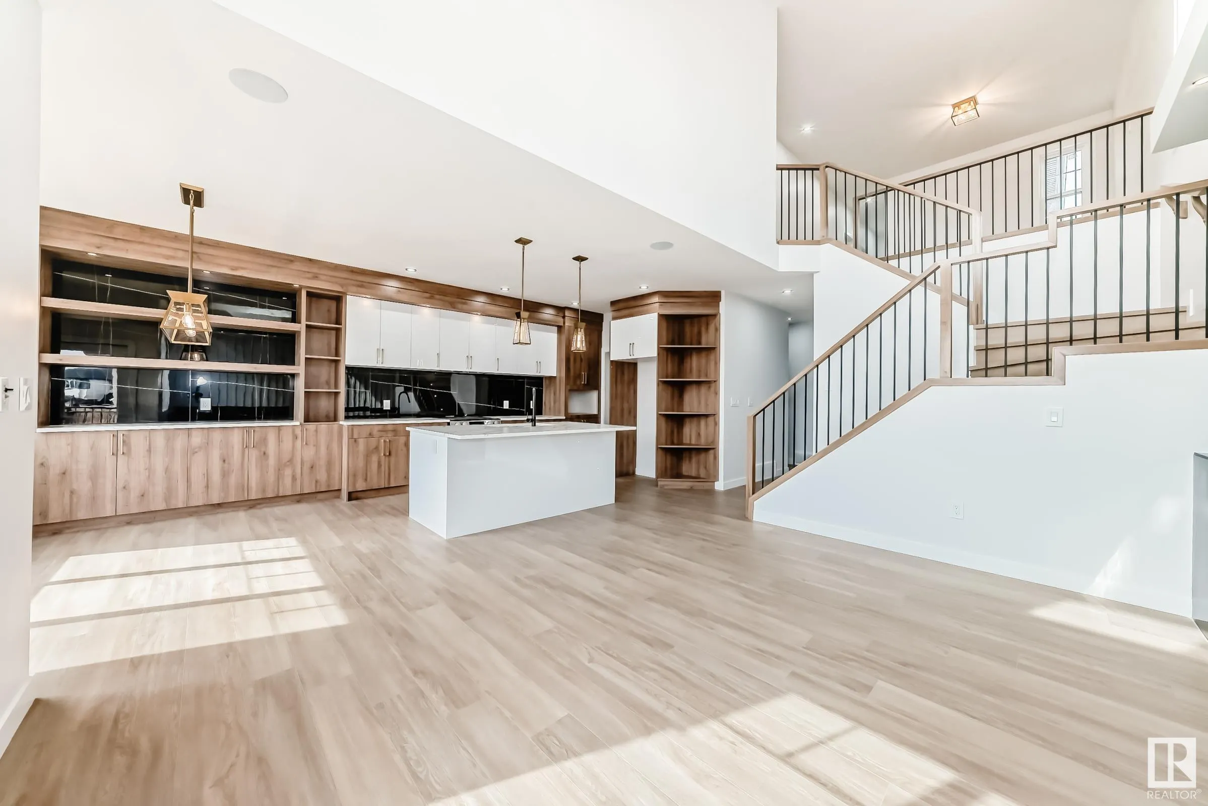 15 AXELWOOD Crescent