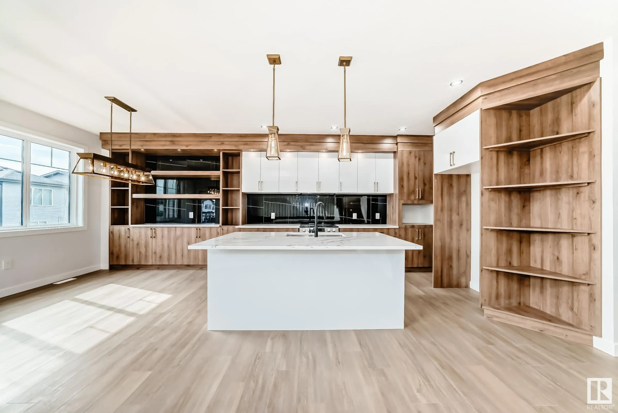 15 AXELWOOD Crescent