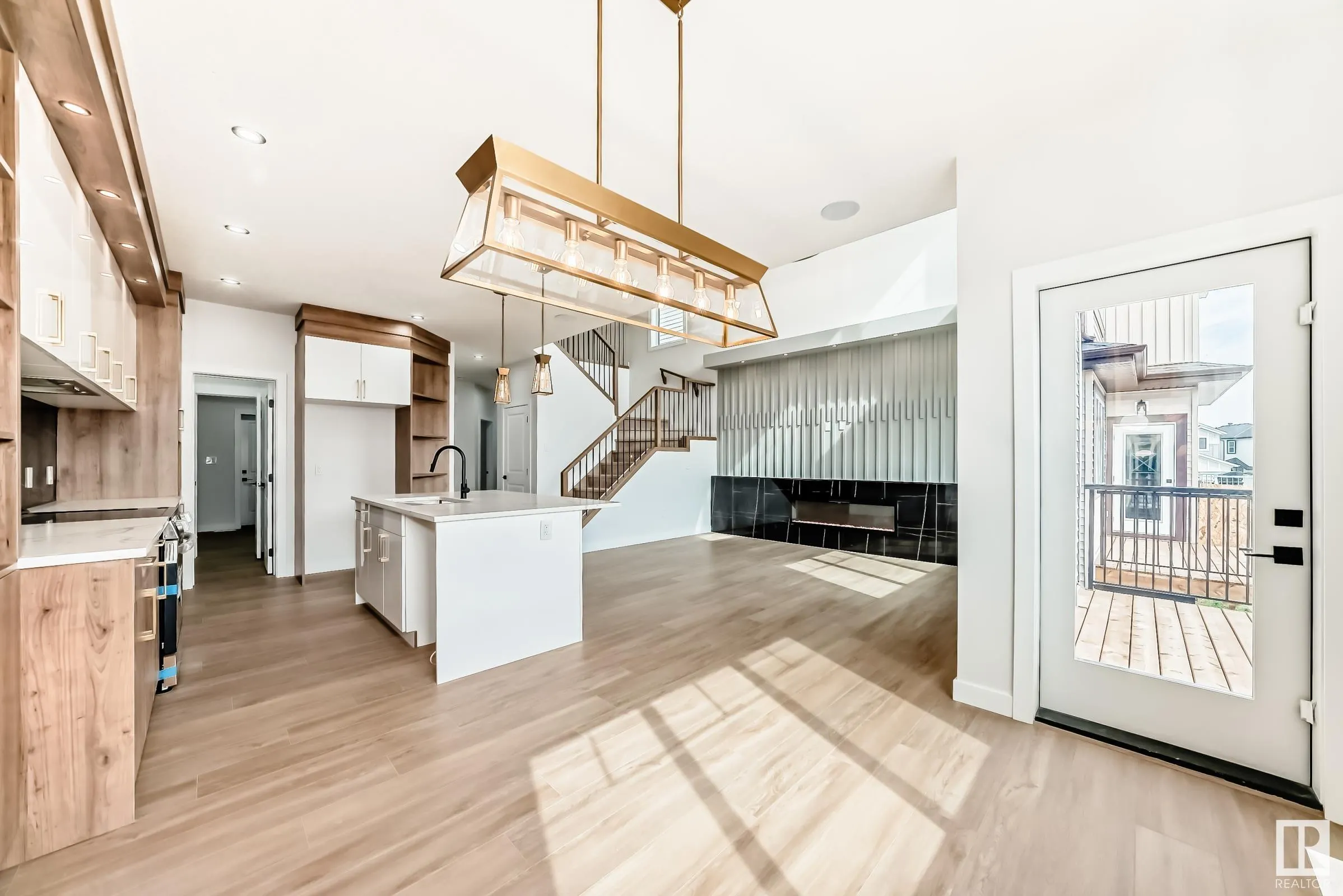 15 AXELWOOD Crescent