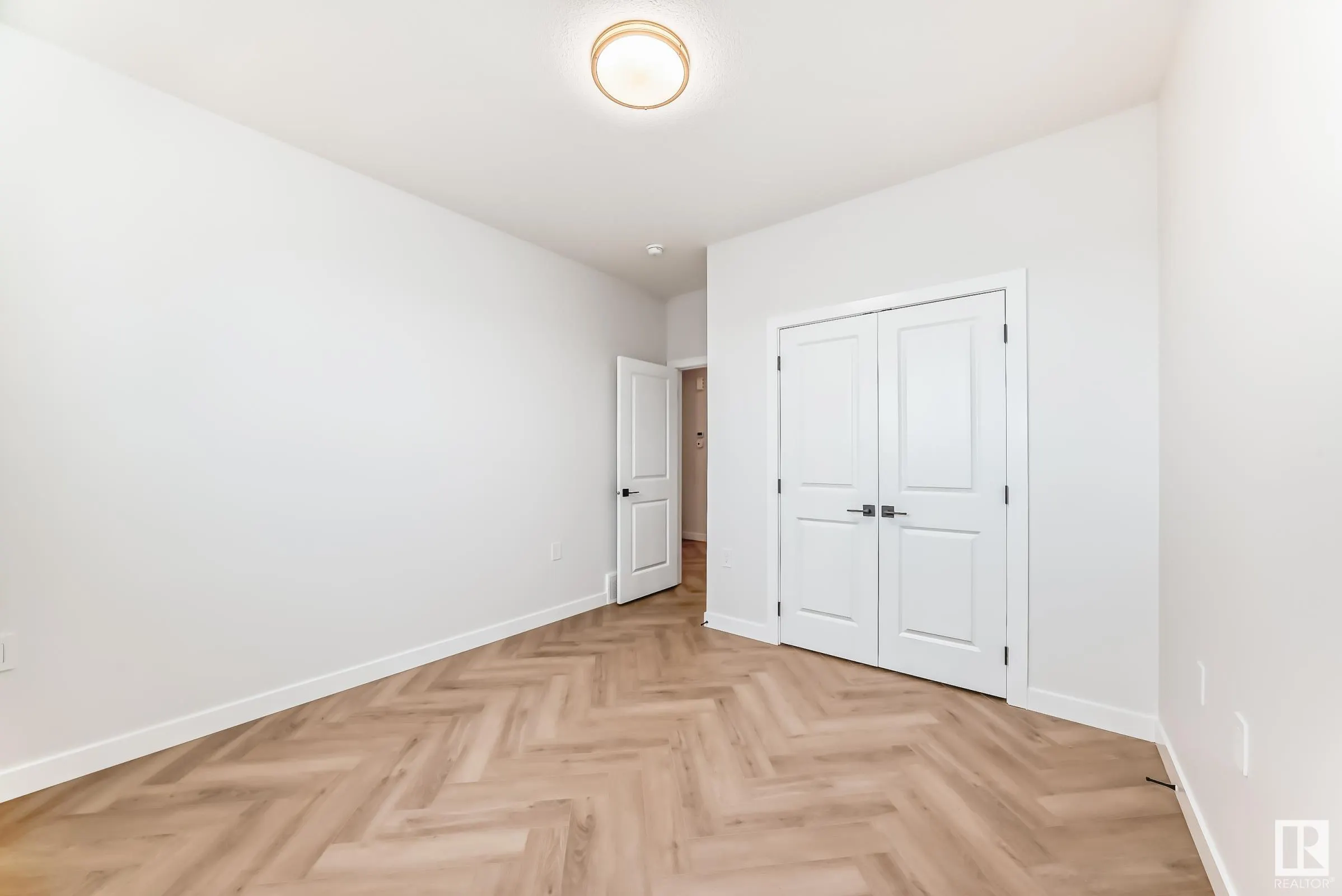 15 AXELWOOD Crescent