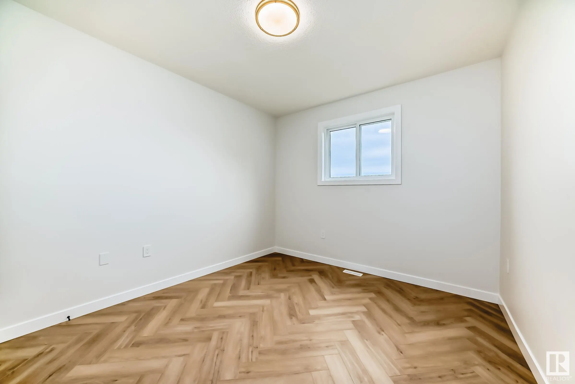 15 AXELWOOD Crescent