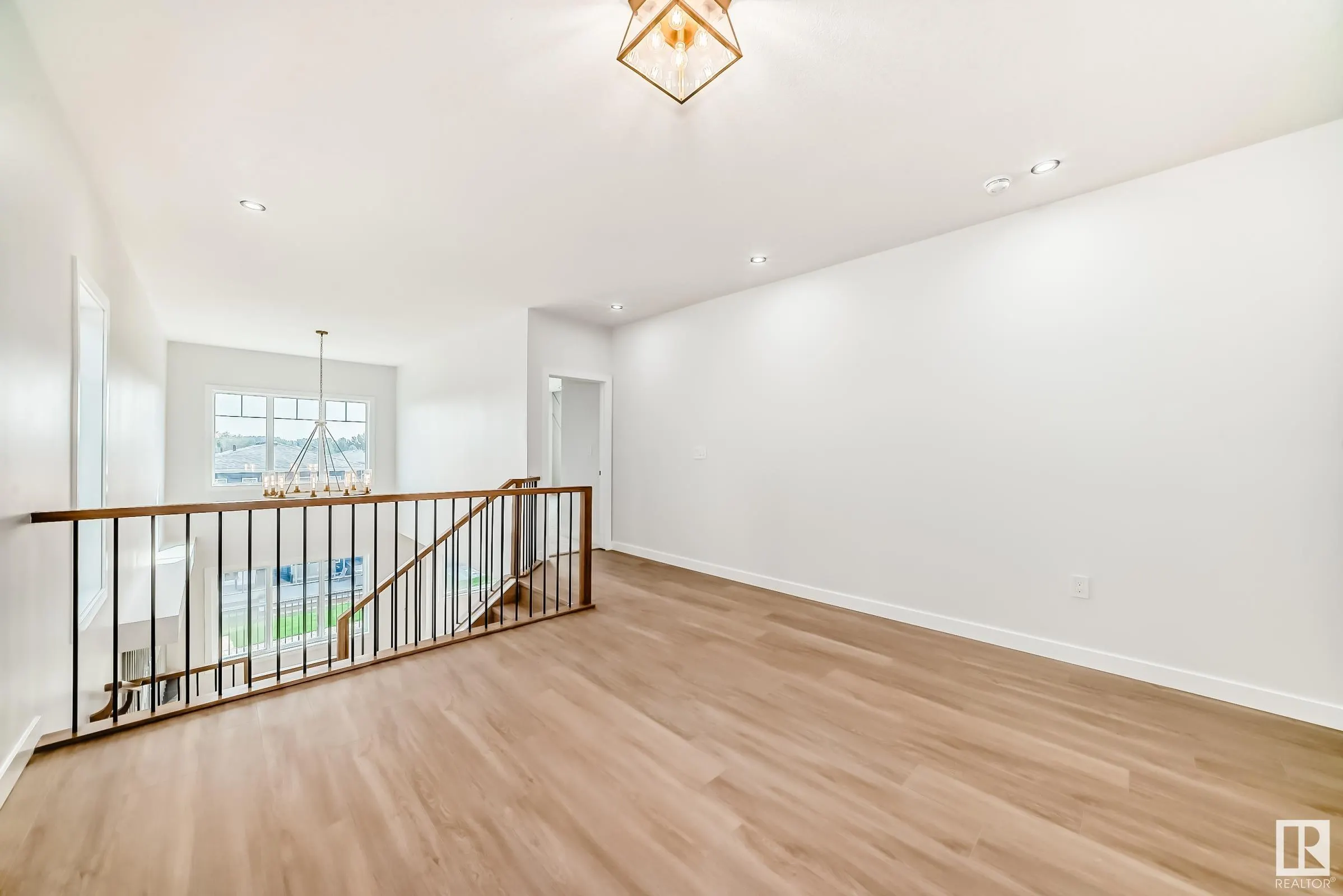 15 AXELWOOD Crescent