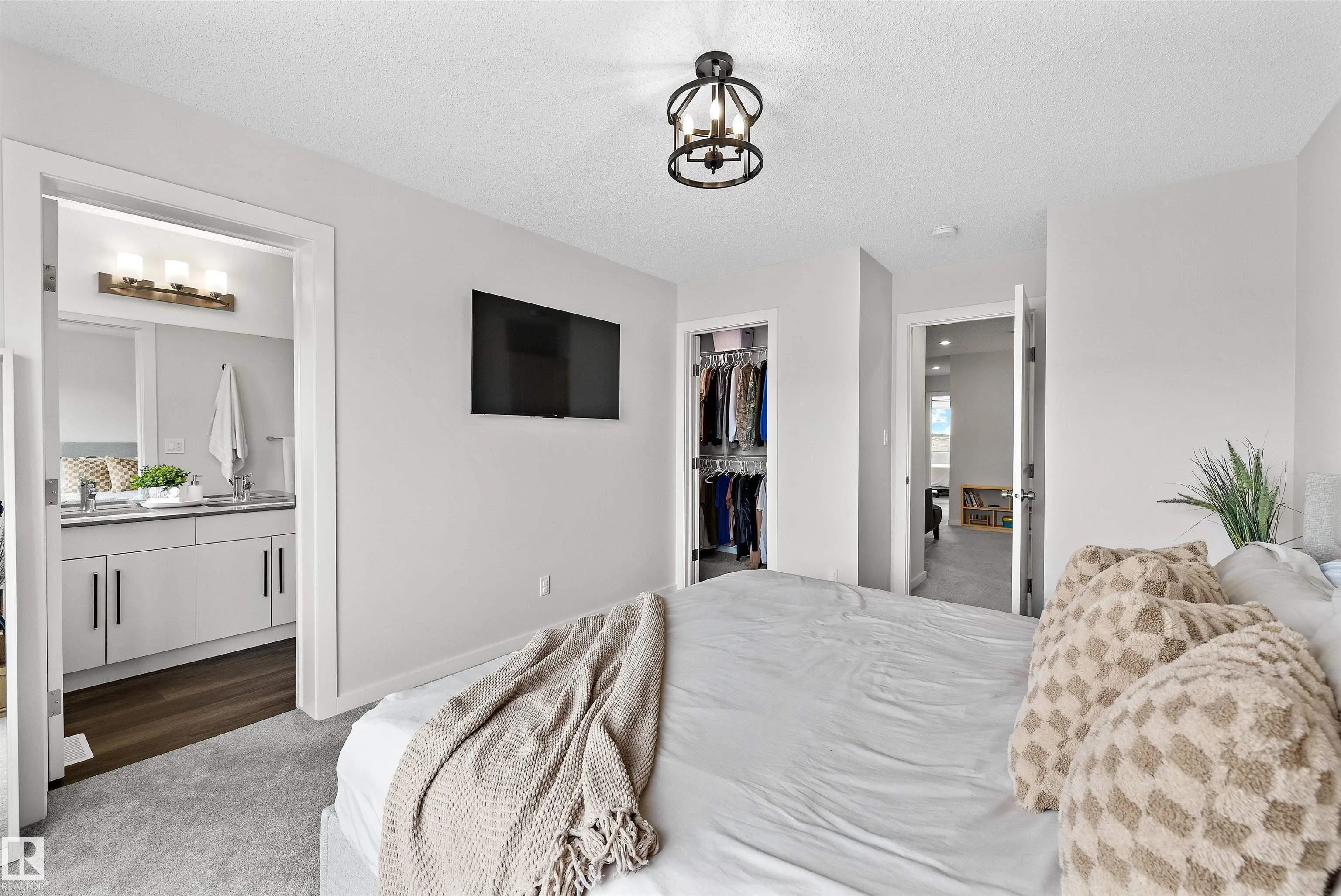 205 LARCH Crescent