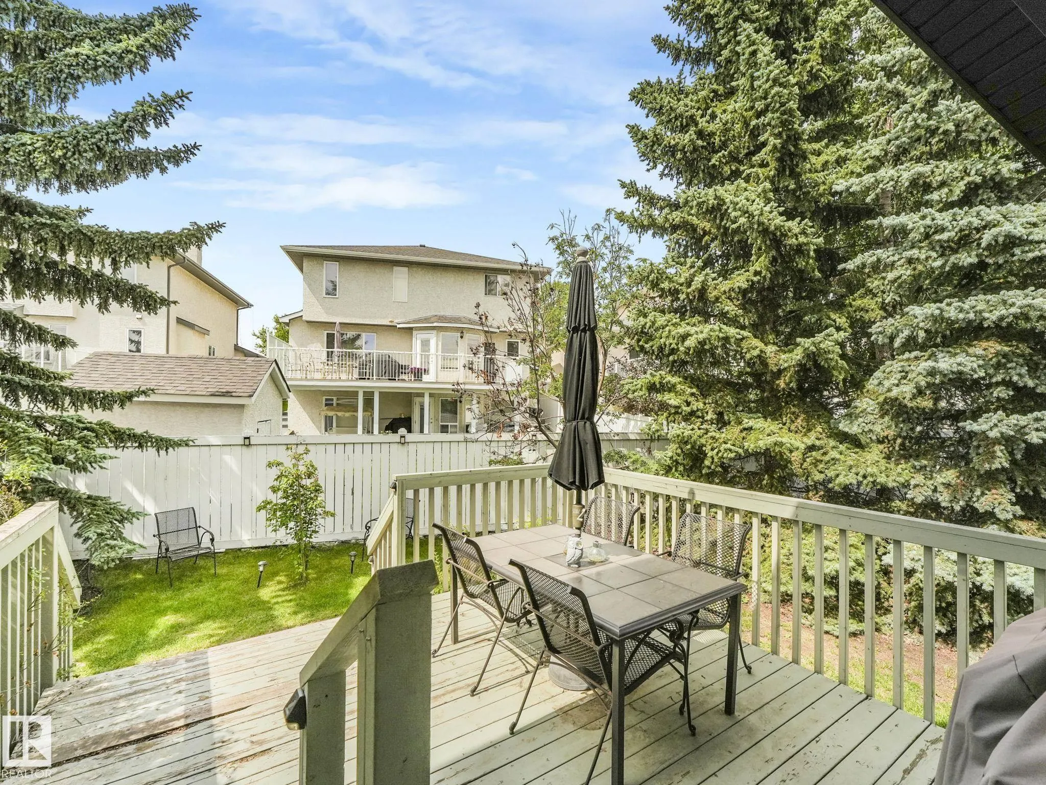 1032 ORMSBY Crescent