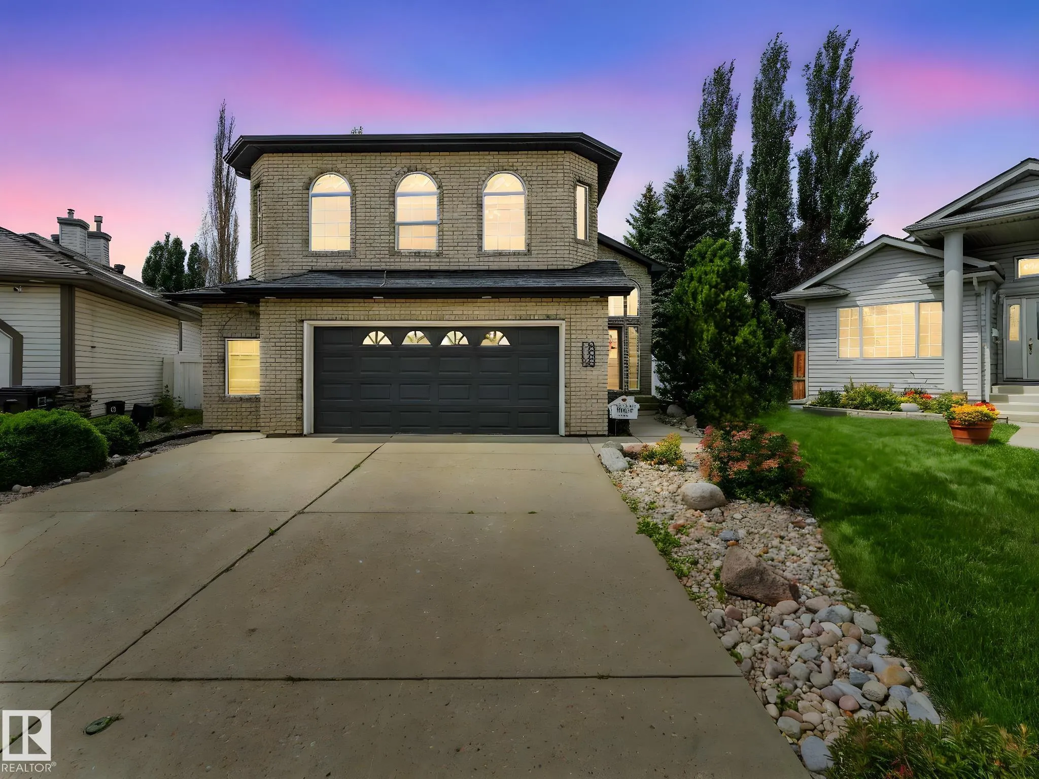 1032 ORMSBY Crescent