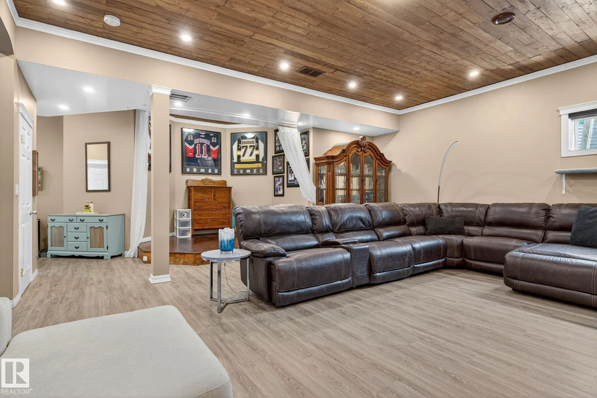 11003 177 Avenue