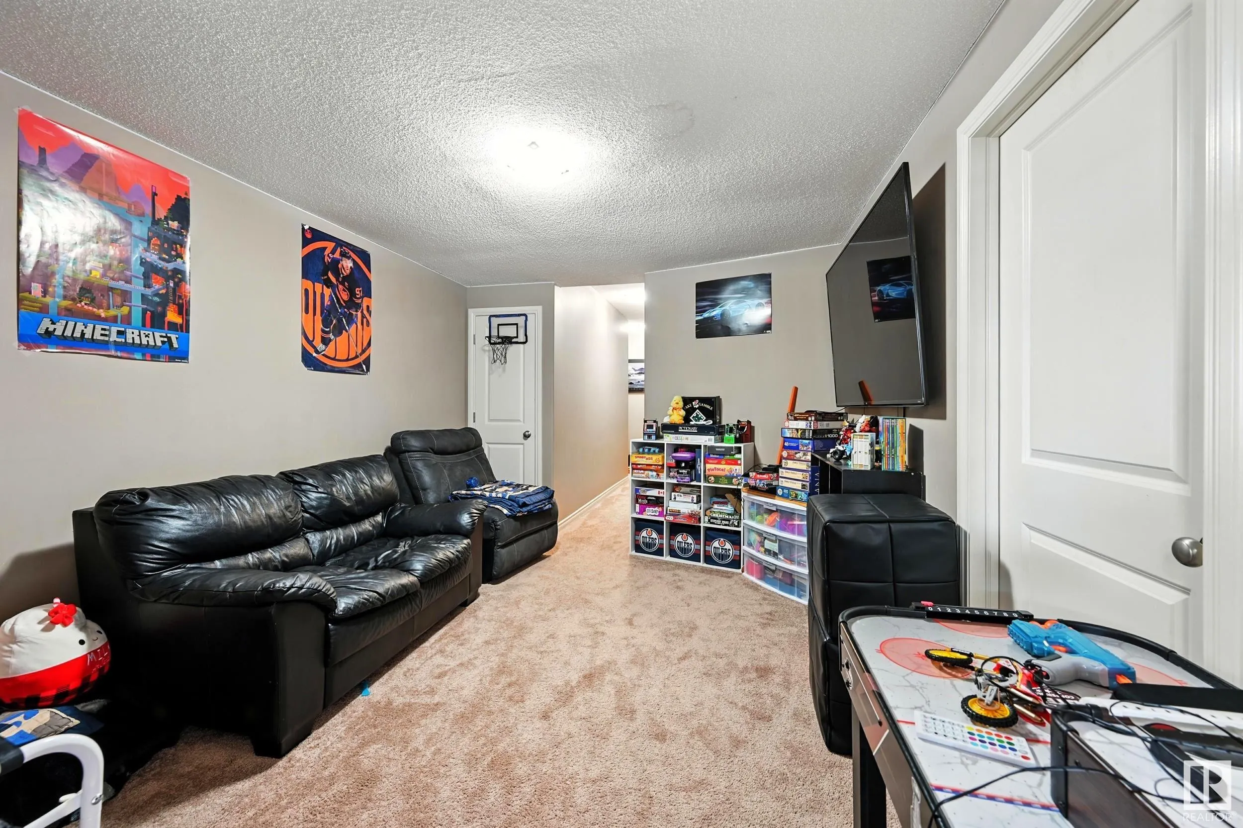 9511 102 Avenue