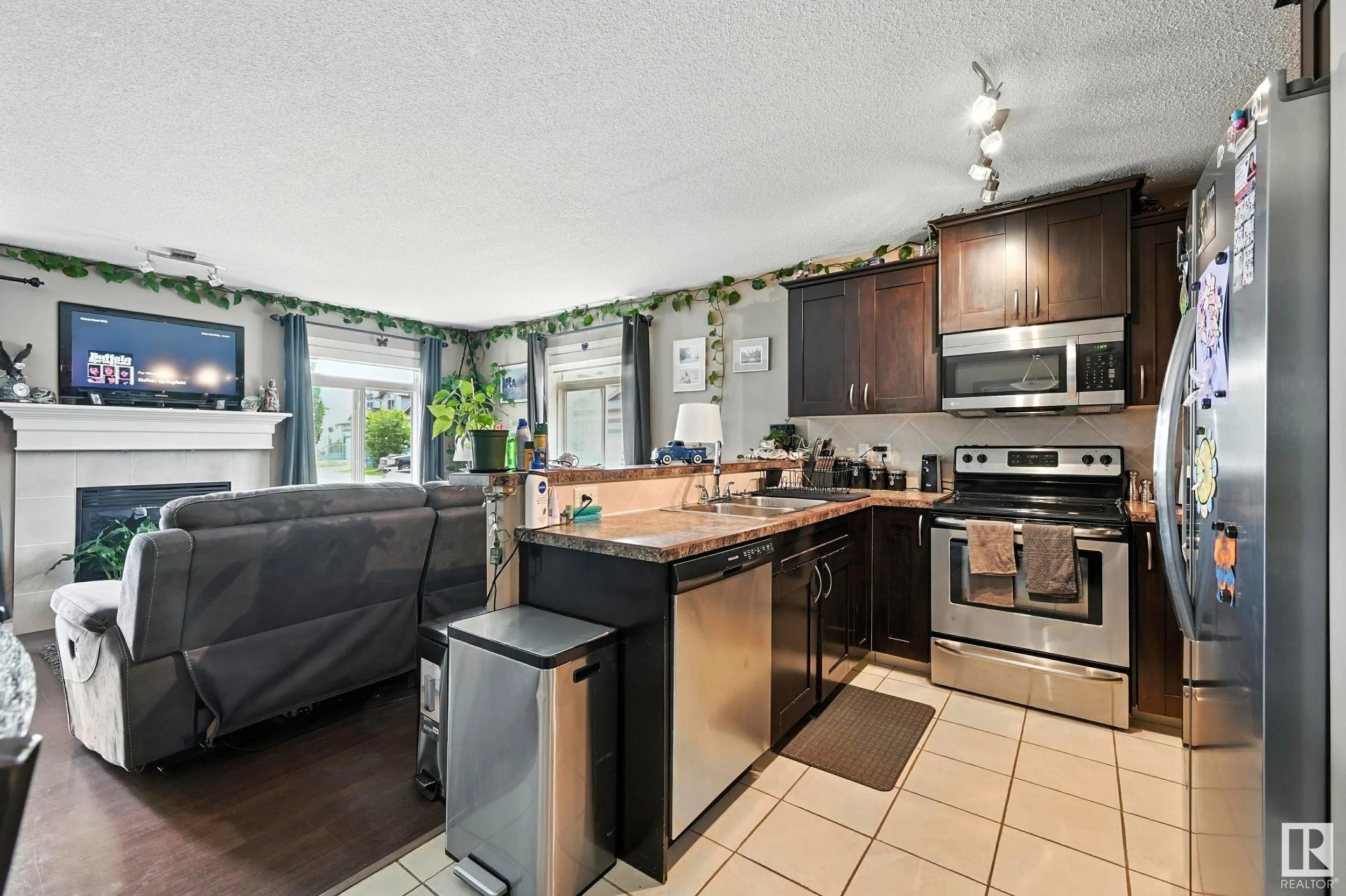 9511 102 Avenue