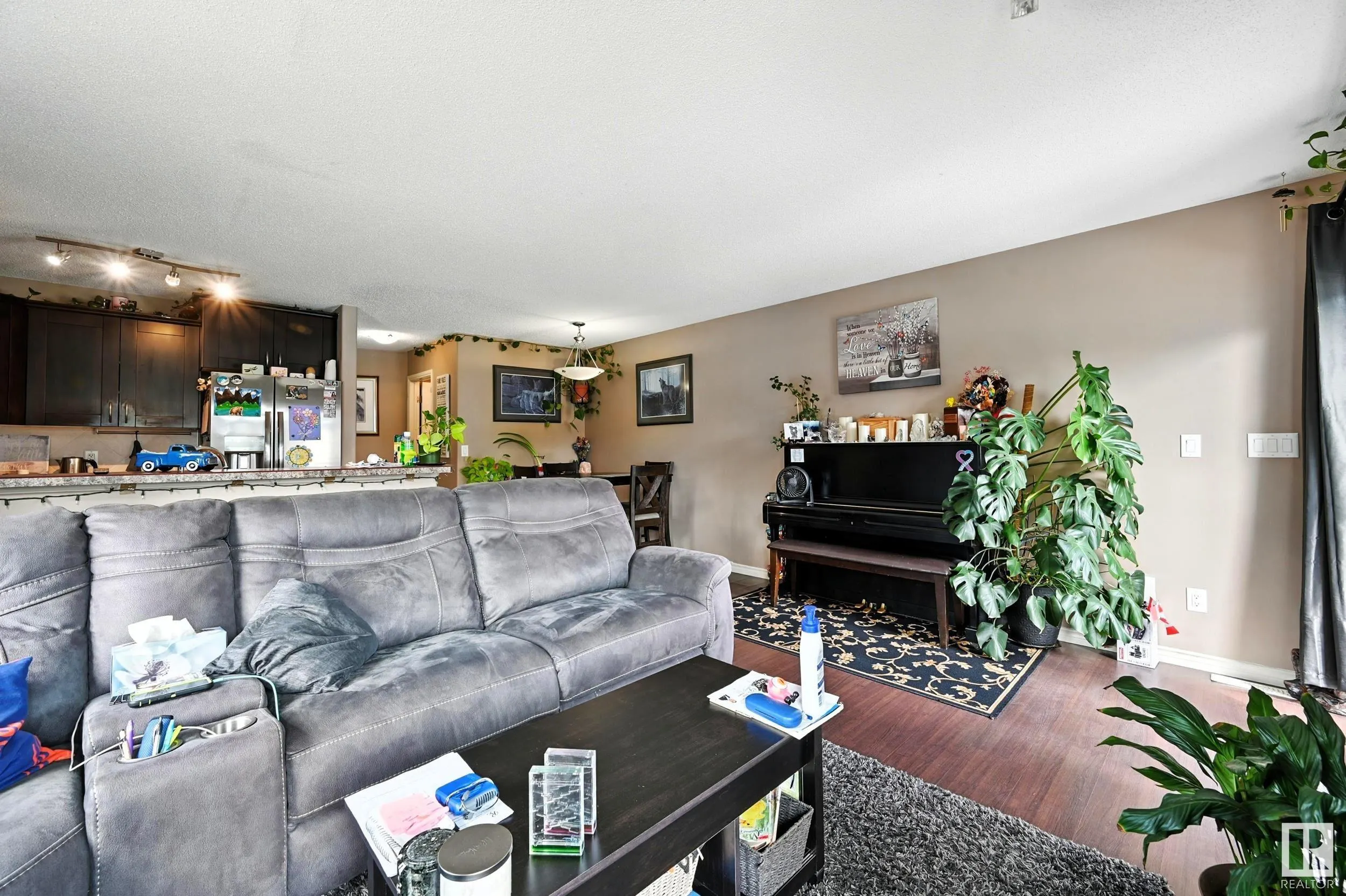 9511 102 Avenue
