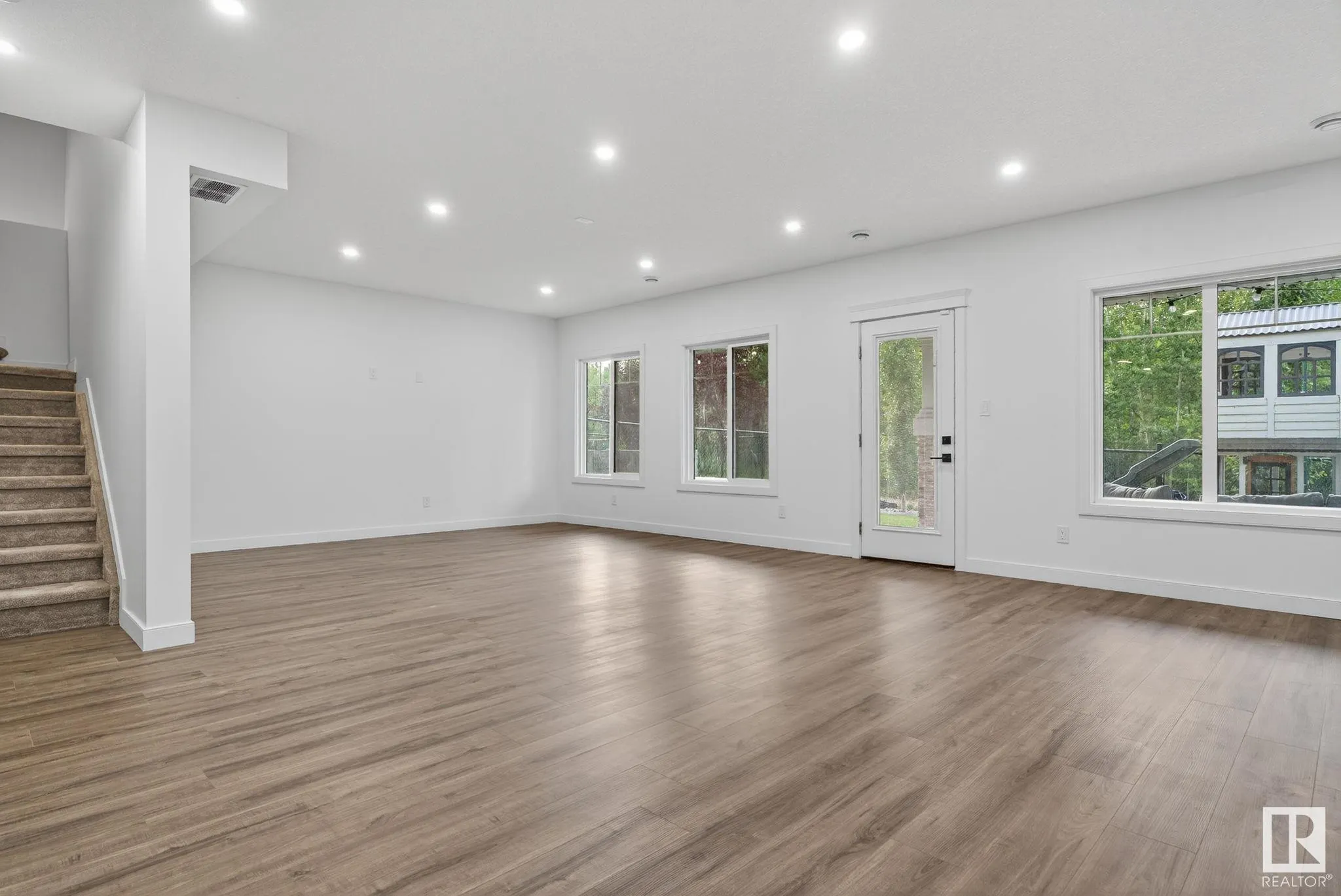 1750 TANAGER Close