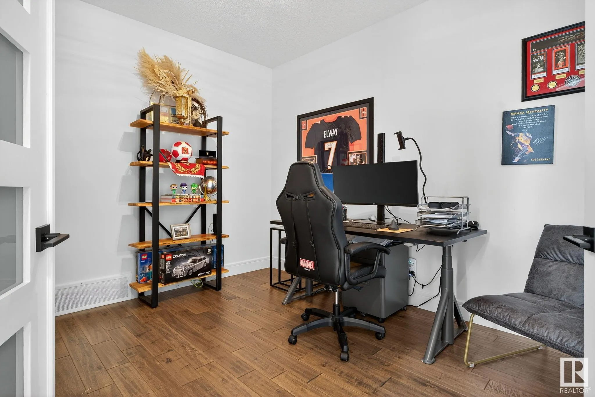 1750 TANAGER Close