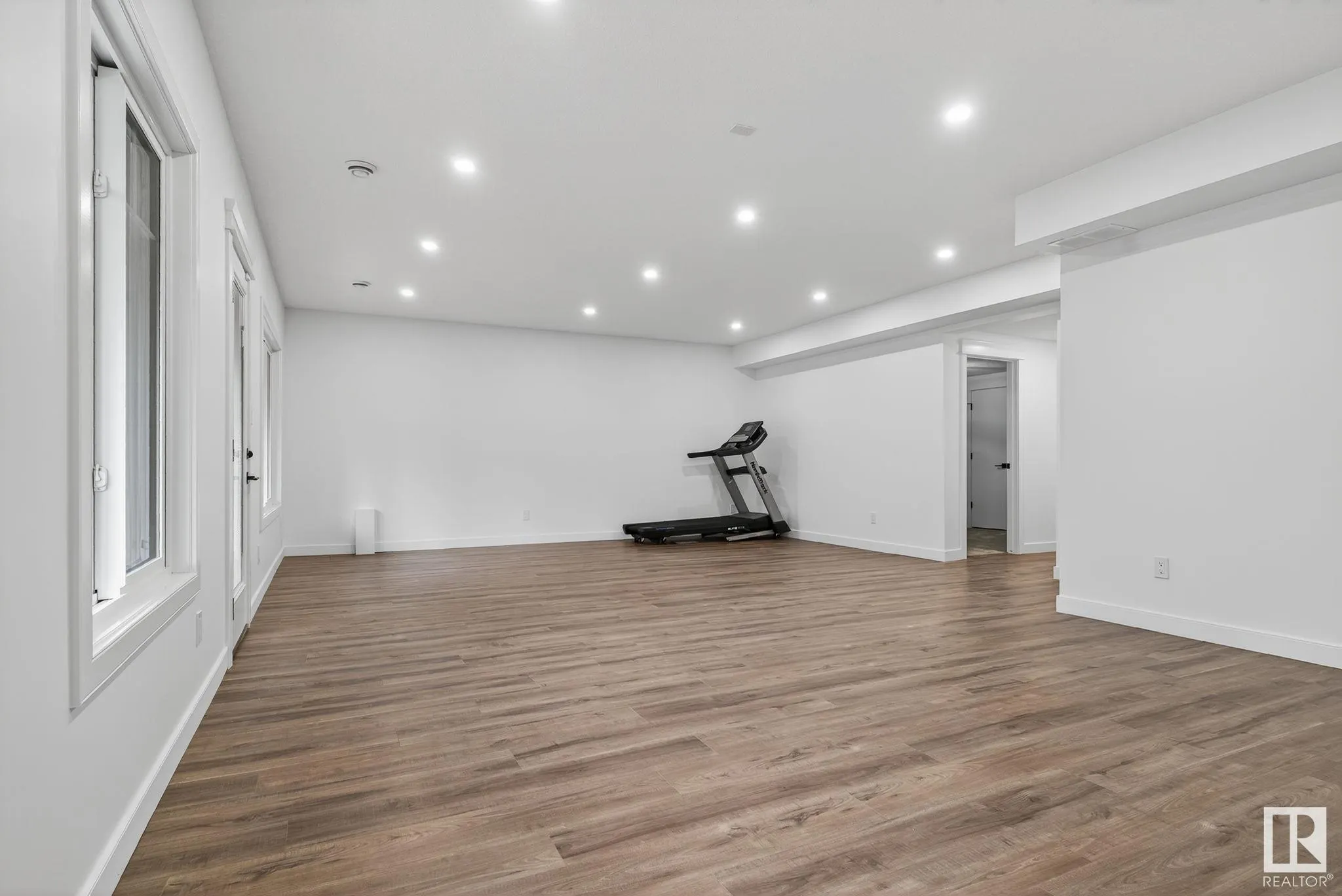 1750 TANAGER Close