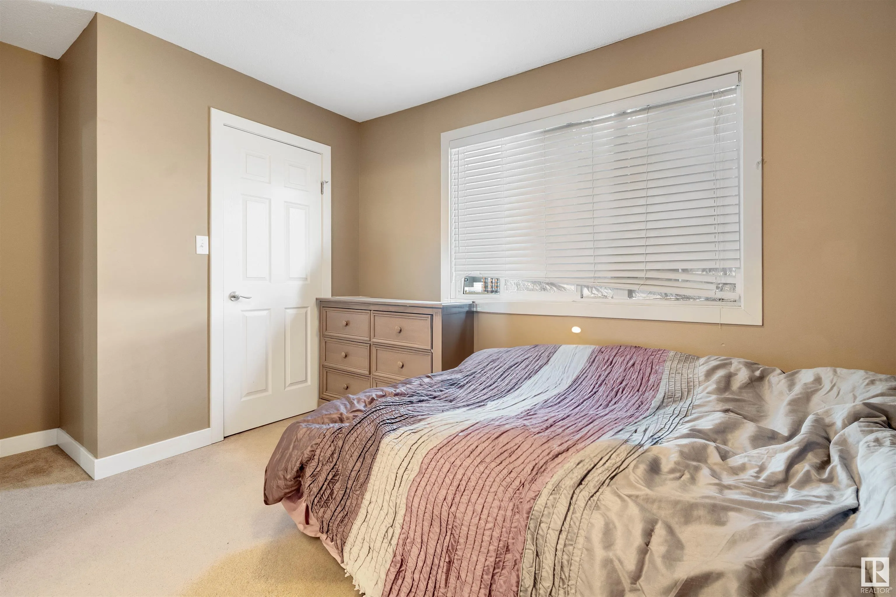 109 SANDSTONE Estates