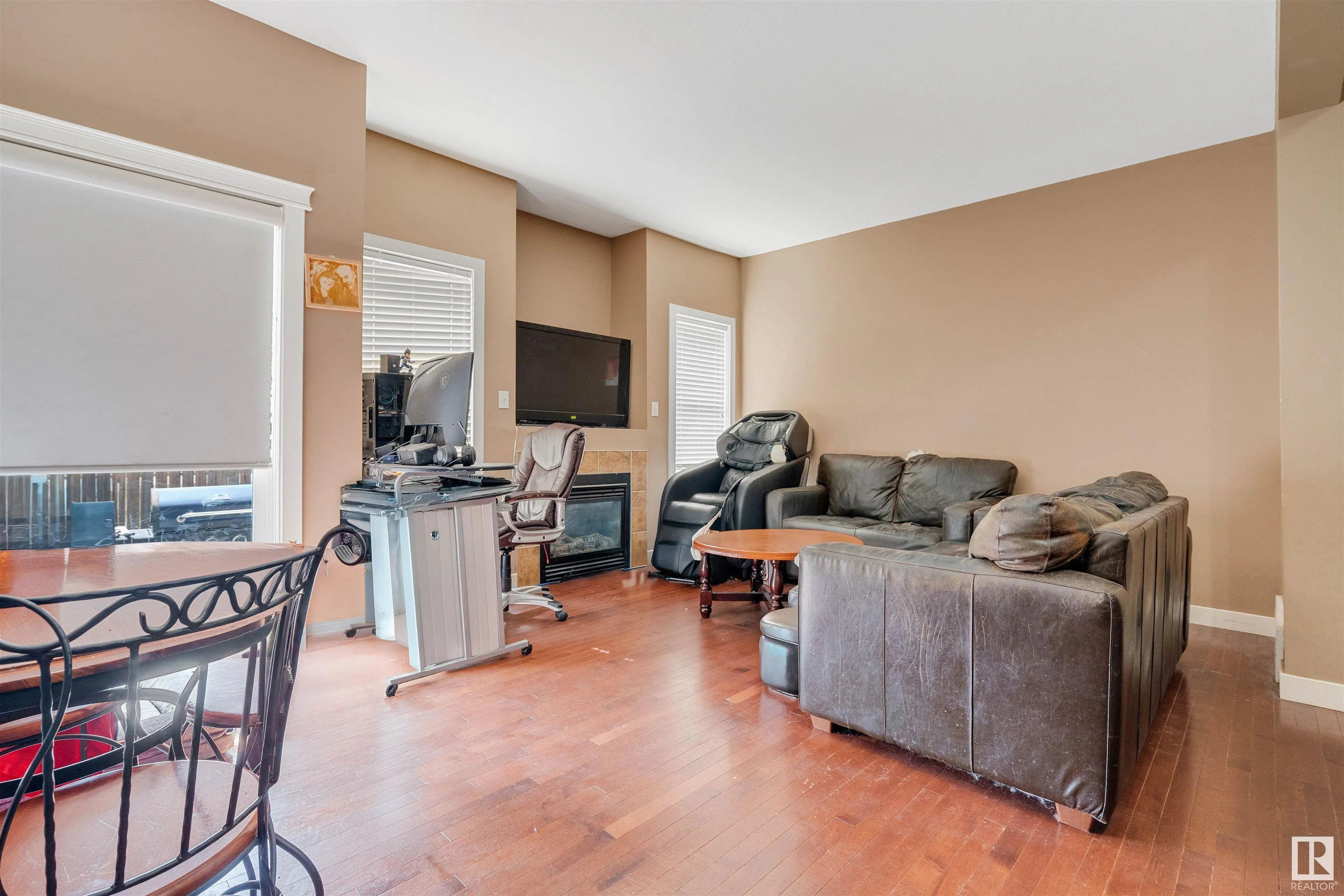 109 SANDSTONE Estates