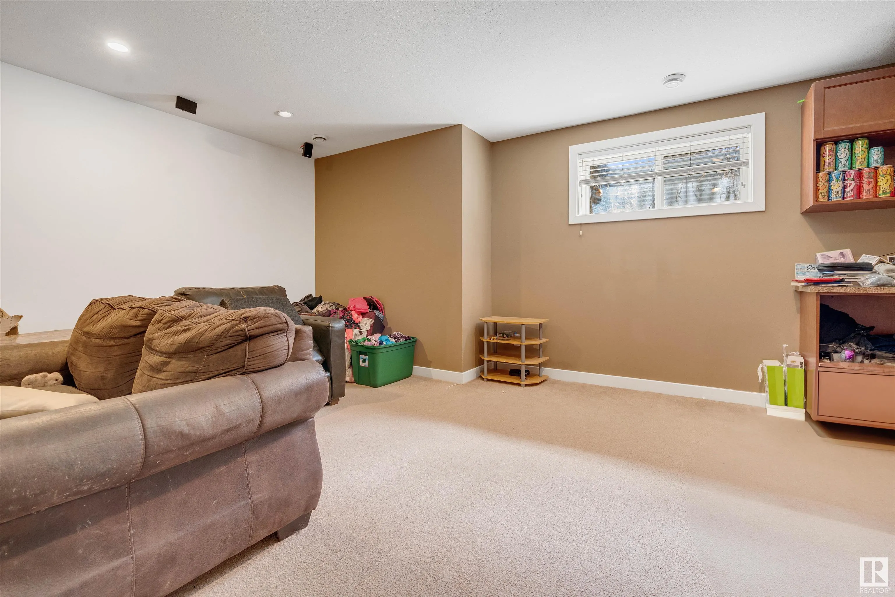 109 SANDSTONE Estates