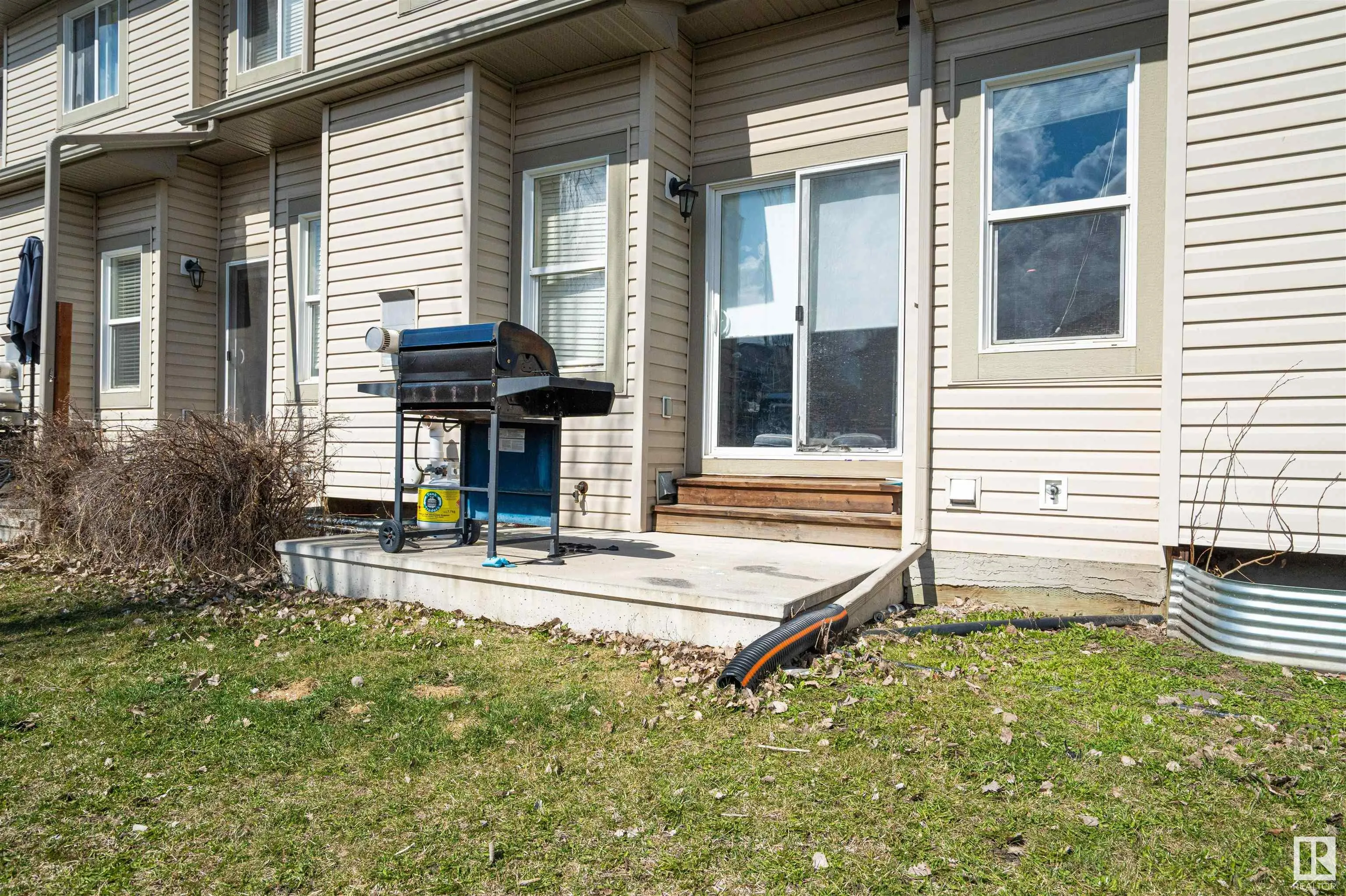 109 SANDSTONE Estates