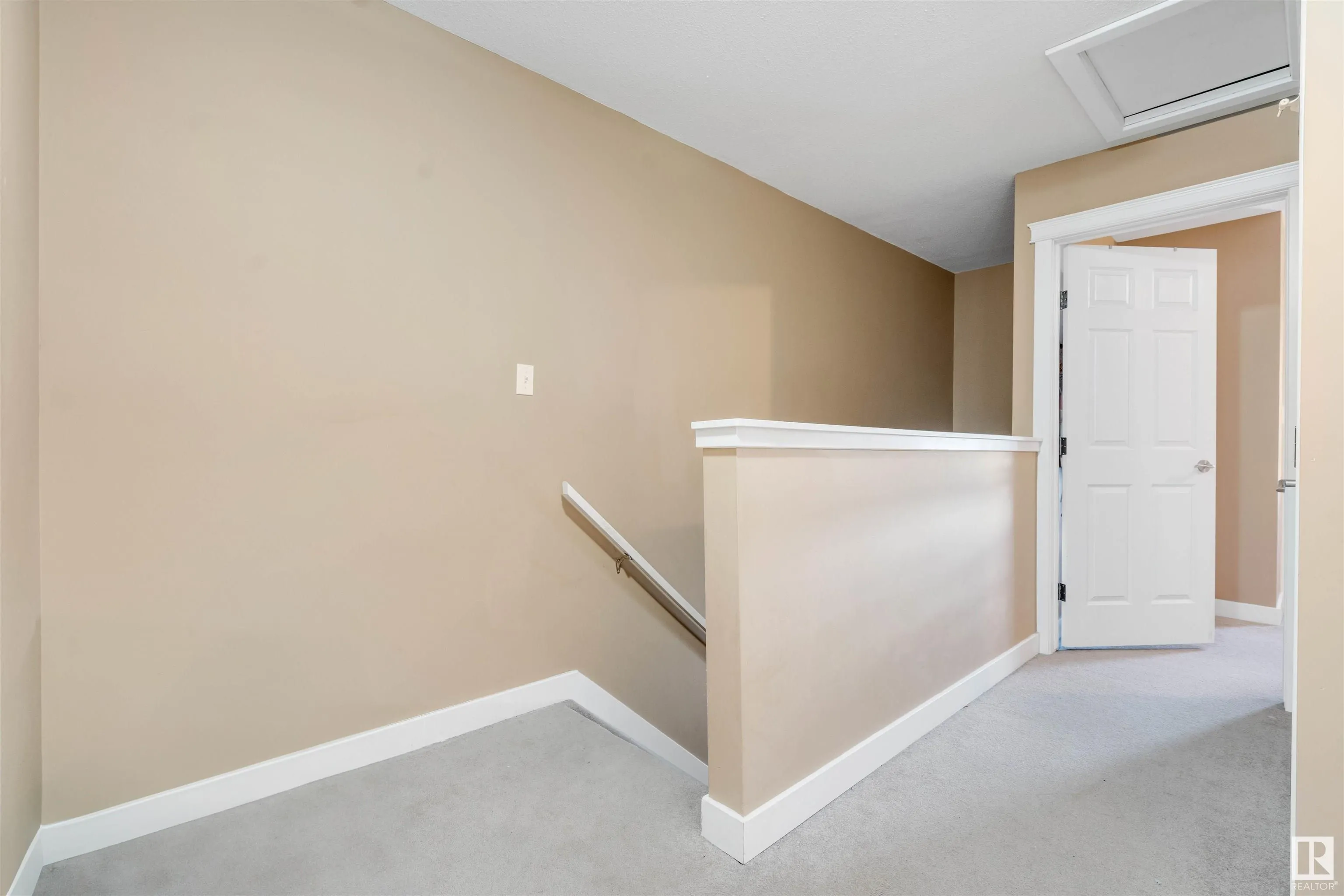 109 SANDSTONE Estates