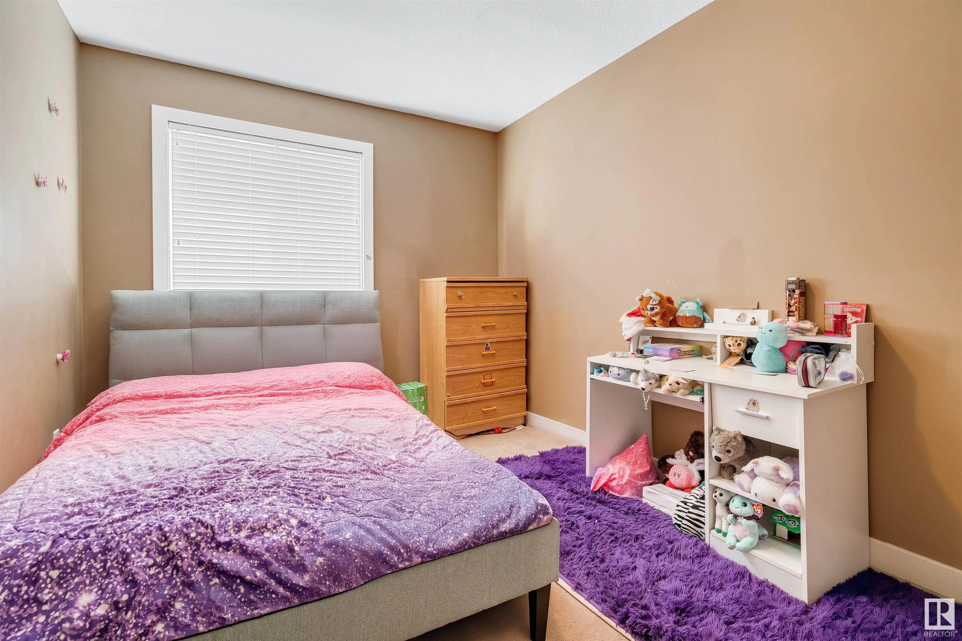109 SANDSTONE Estates