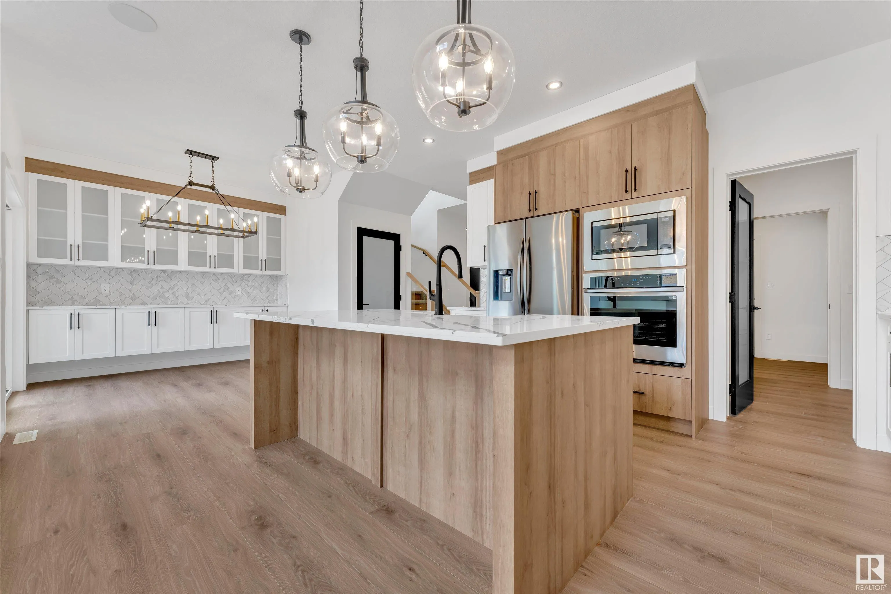 97 ELDRIDGE Point(e)