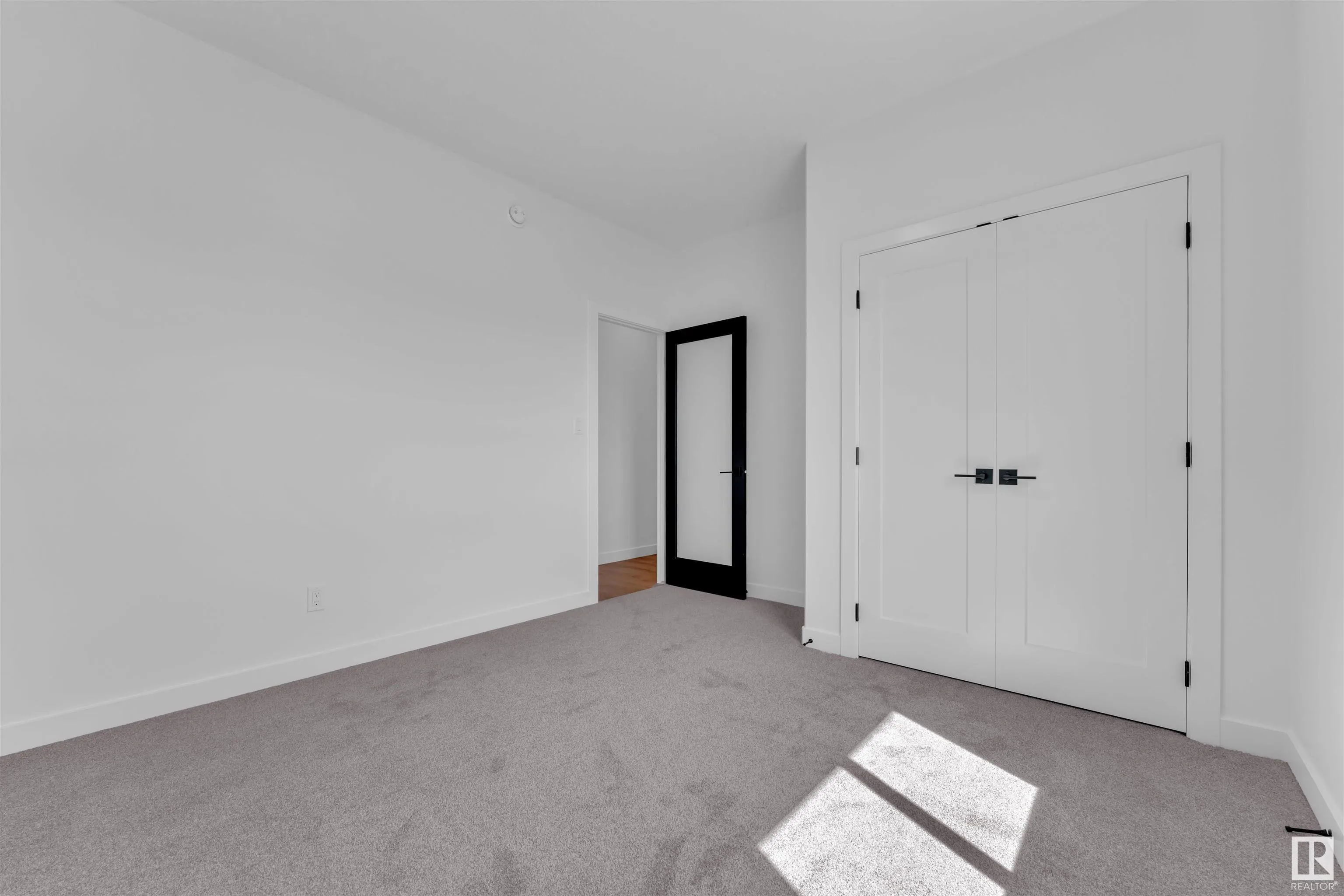 97 ELDRIDGE Point(e)