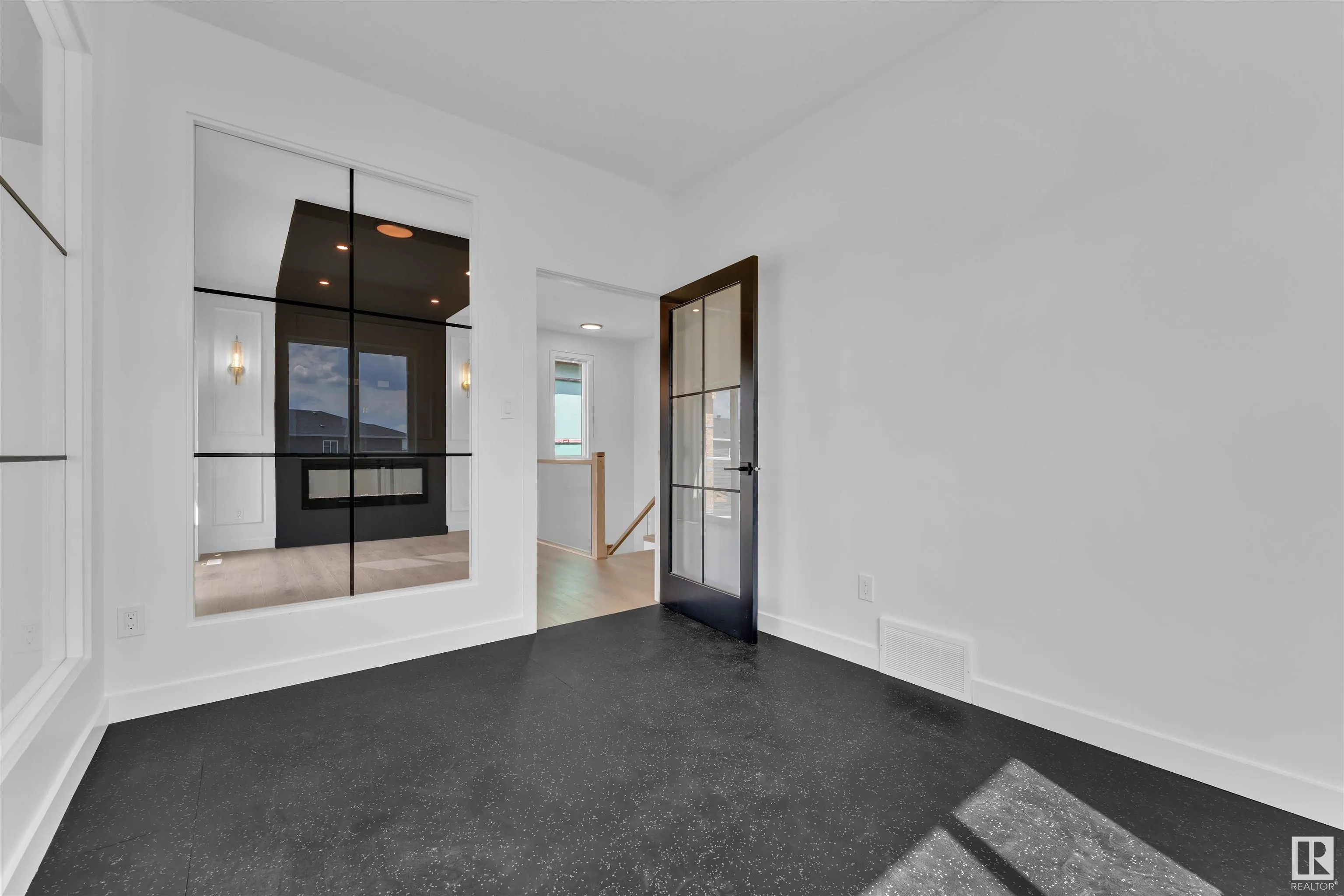 97 ELDRIDGE Point(e)