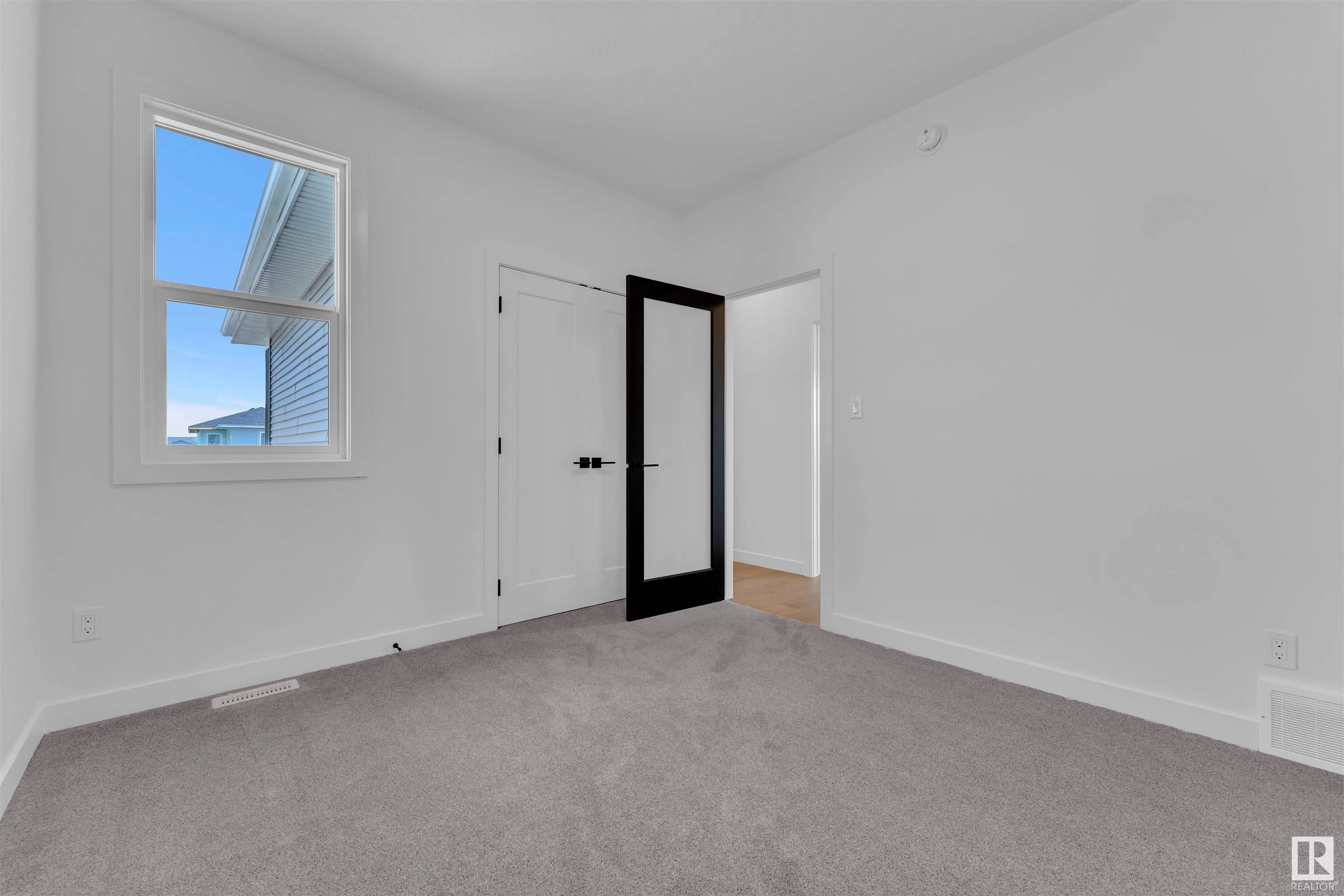 97 ELDRIDGE Point(e)
