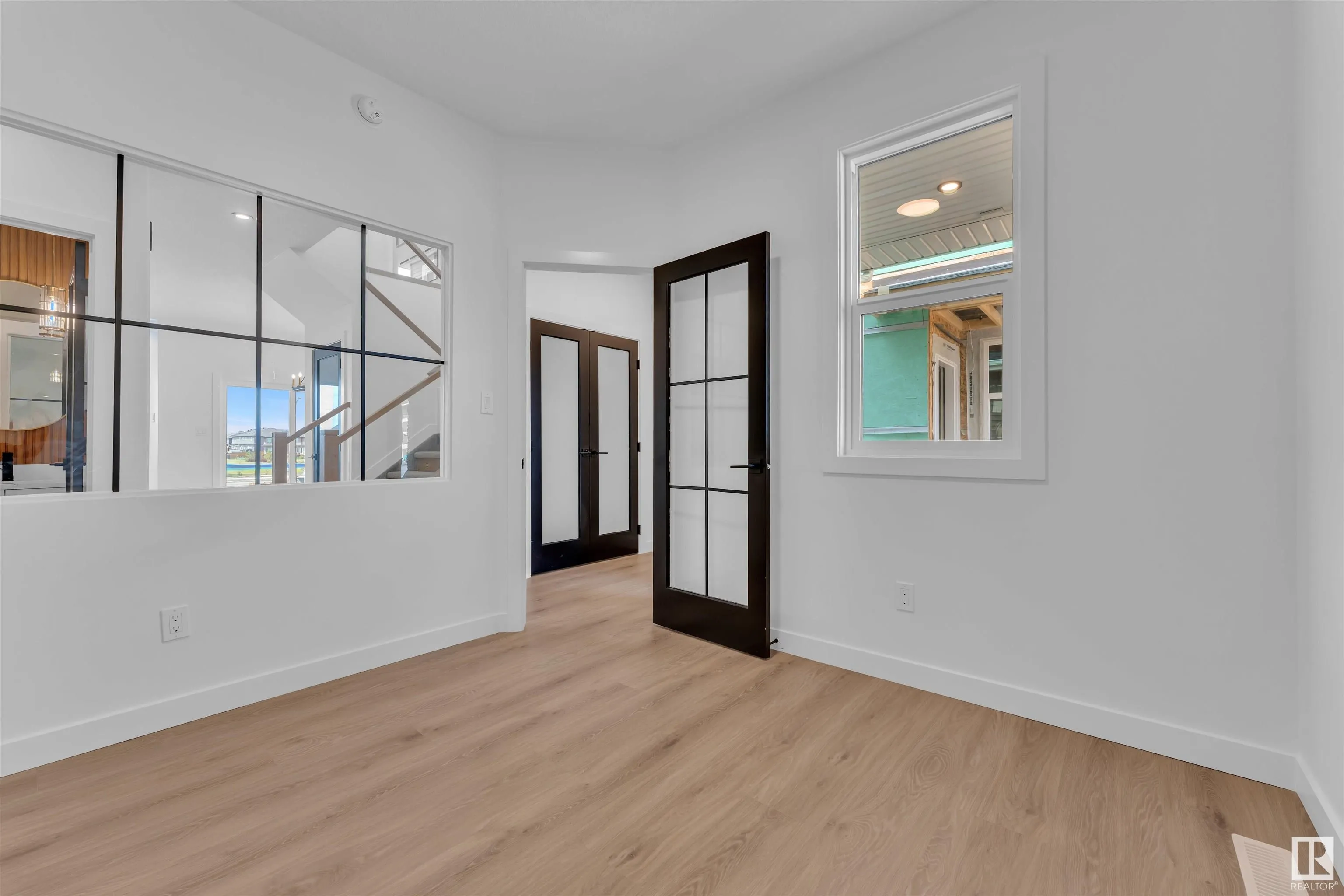 97 ELDRIDGE Point(e)