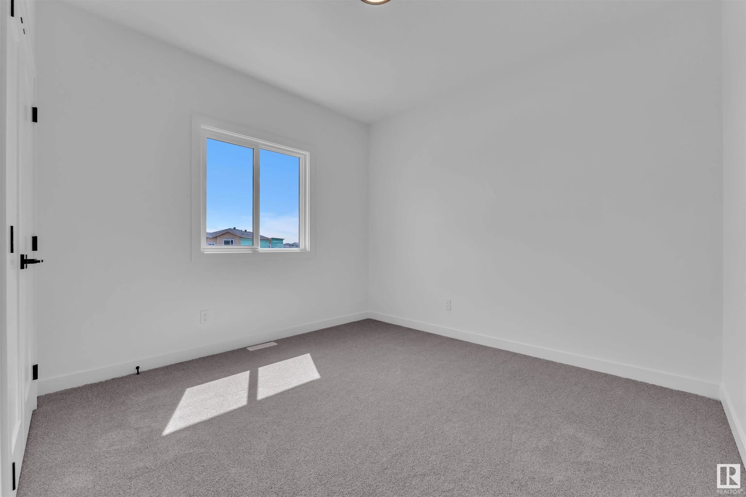 97 ELDRIDGE Point(e)